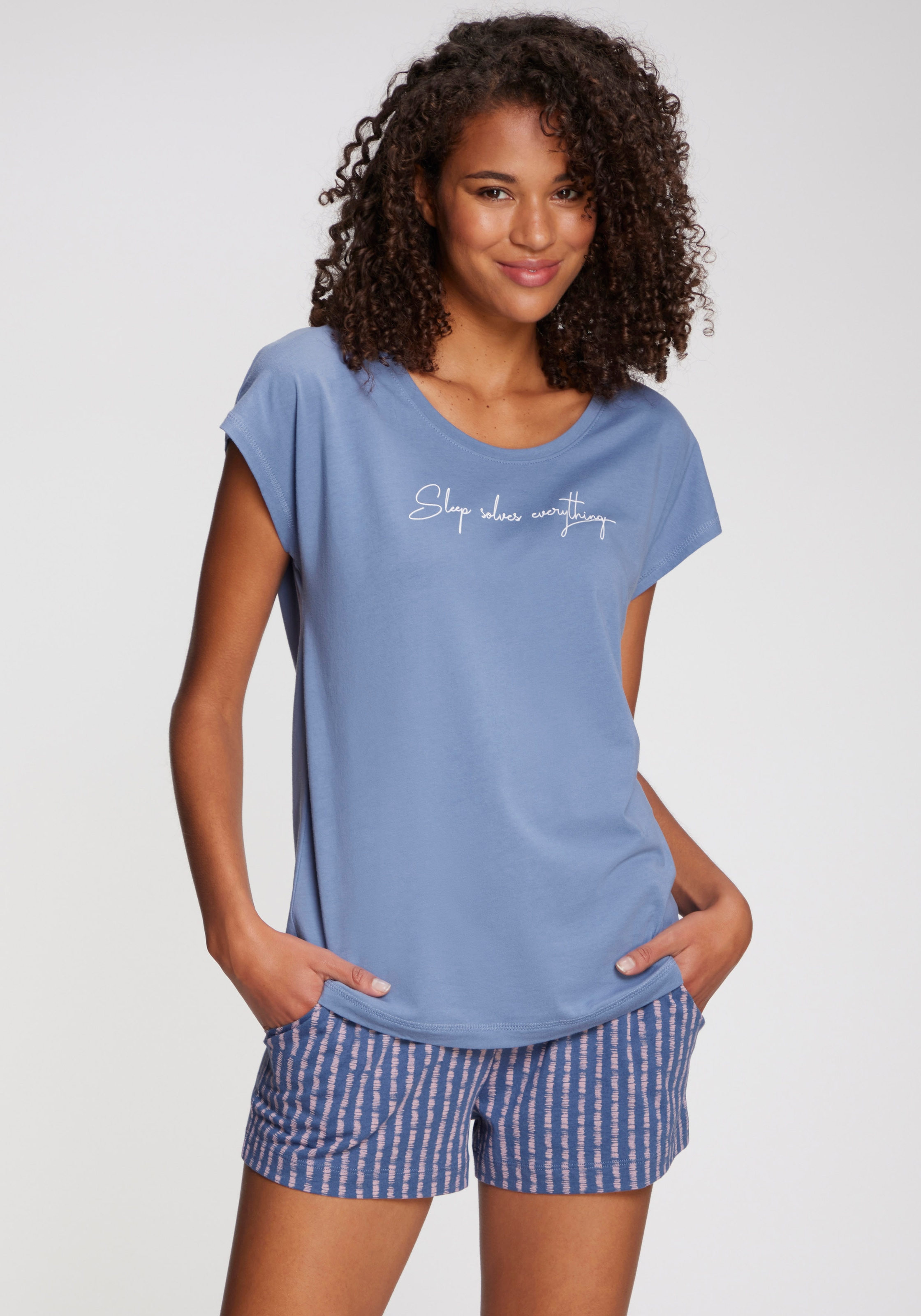 Vivance Dreams Pyjamashorts, mit Schönem Muster