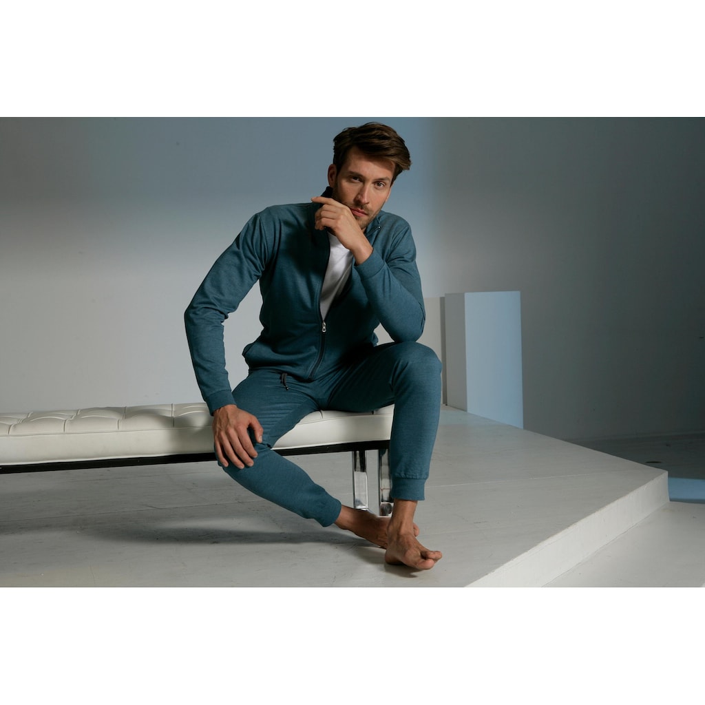 Bench. Loungewear Sweatjacke, mit seitlichen Eingrifftaschen, aus leichter und bequemer Sweatware