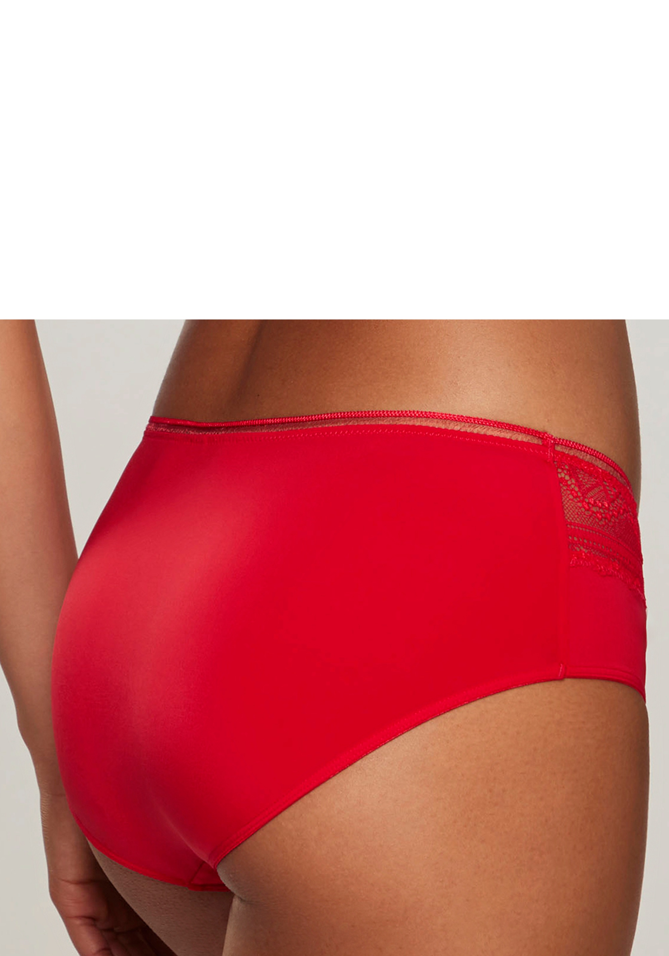 LASCANA Panty »Tiziana« mit Spitze anteilig aus recyceltem Polyamid