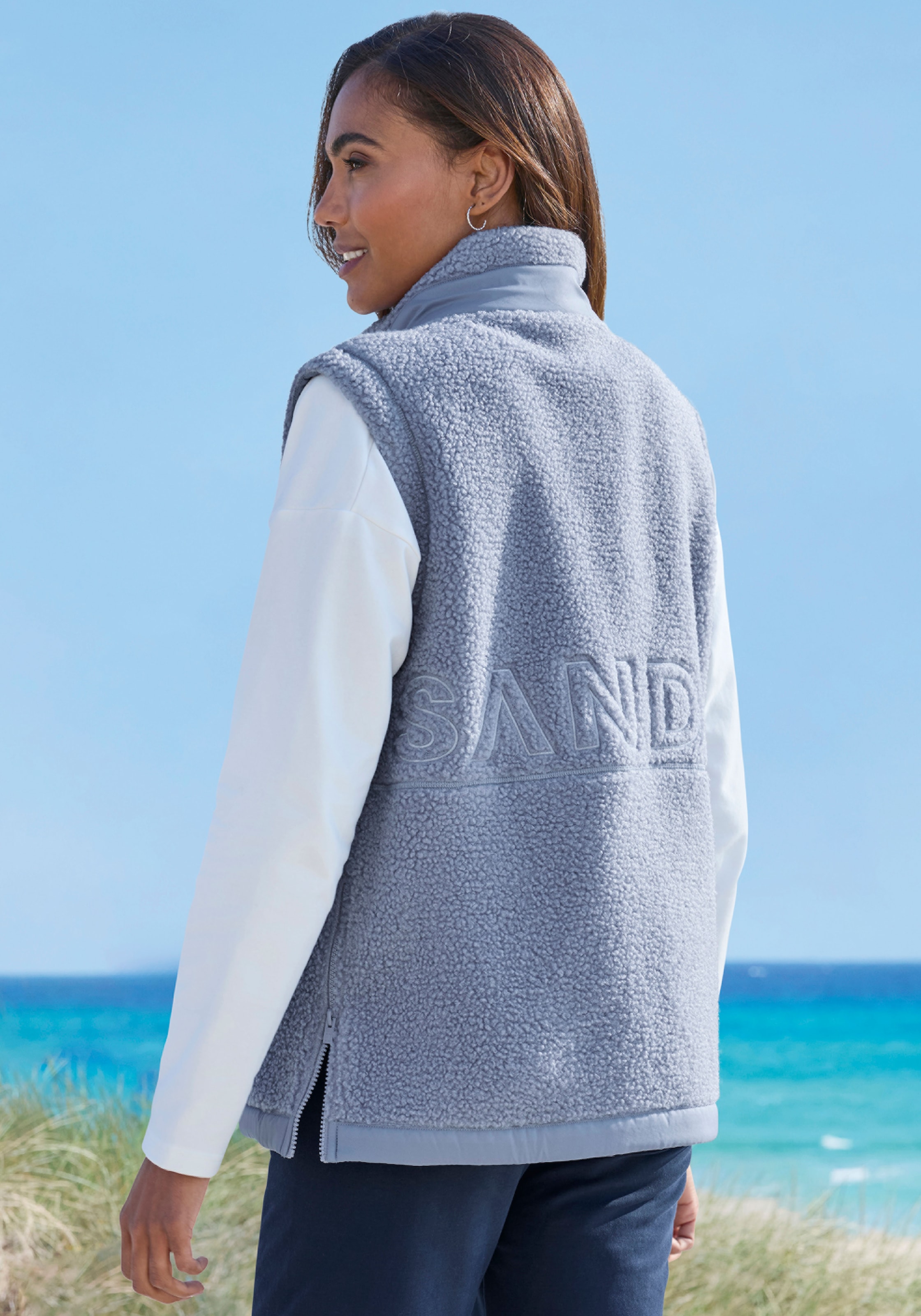 Elbsand Fleeceweste mit grosser Schriftzug-Stickerei