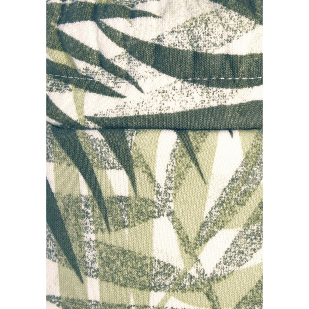 LASCANA Sweatshorts, Loungeshorts im schönen Allover-Blätterdruck, Loungewear