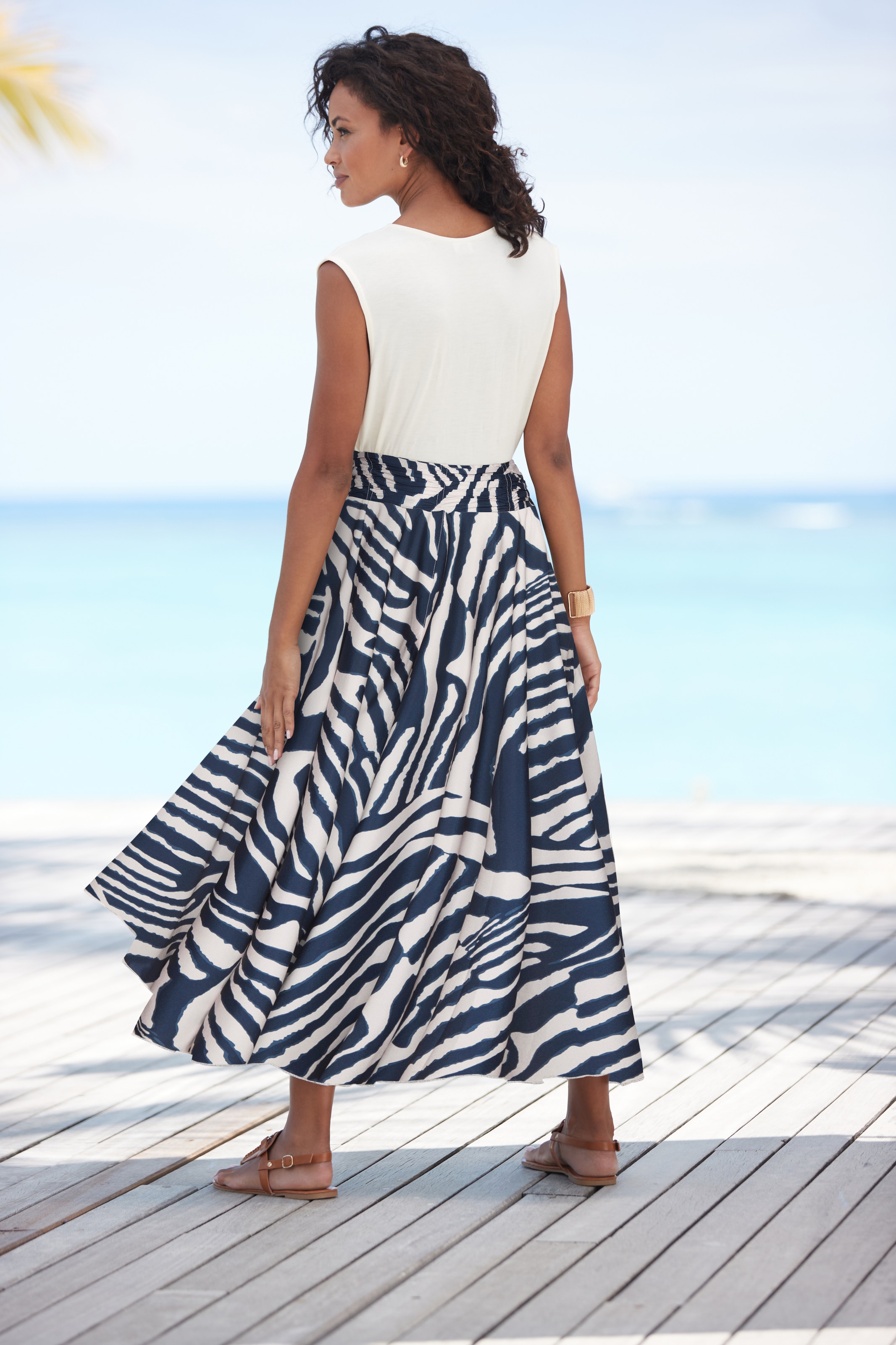 LASCANA Jupe-culotte mit Alloverdruck, Culotte, extraweites Bein