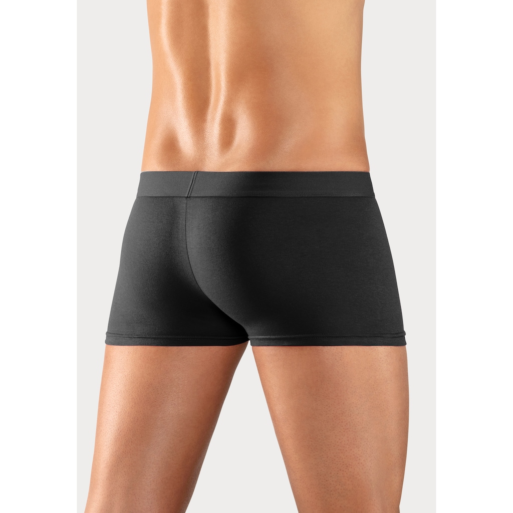 H.I.S Hipster, (Packung, 5 St.), knapp sitzende Boxershorts am Webbund mit Logoschriftzug mit 3D Effekt