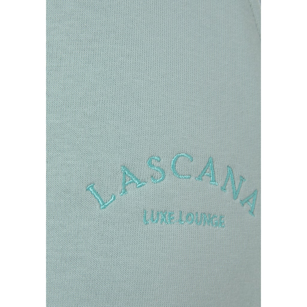 LASCANA Relaxshorts, mit seitlichen Taschen und Logostickerei, Loungewear