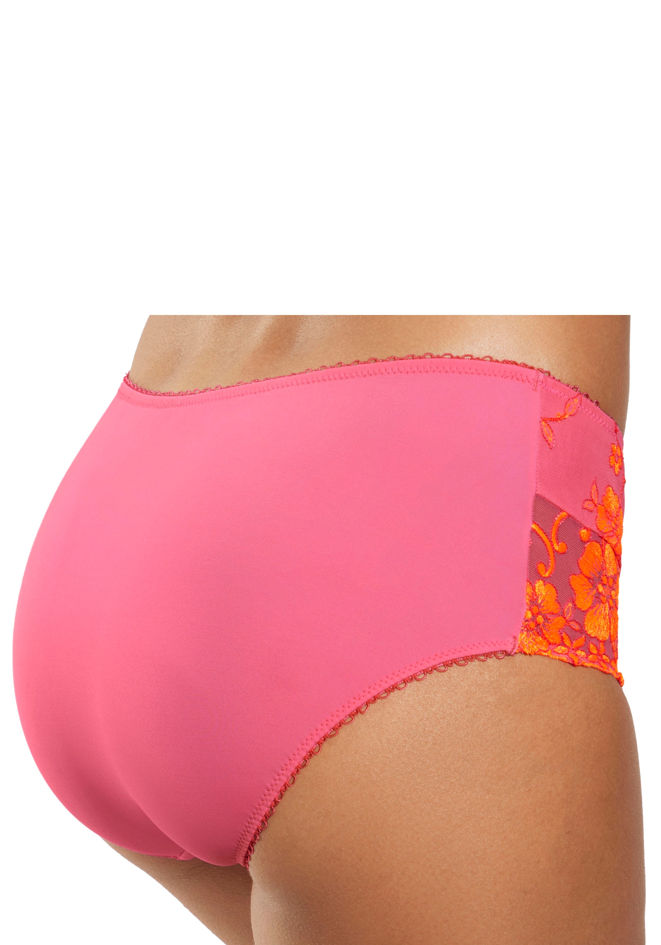 LASCANA Slip »Wanda«, in abdeckender Schnittform und Stickerei Spitze