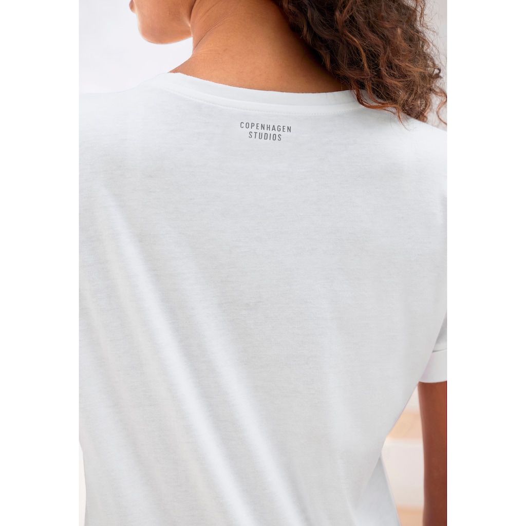 Copenhagen Studios T-Shirt »mit dezentem Logoprint hinten«, aus softer Jersey-Qualität mit Bio-Baumwolle