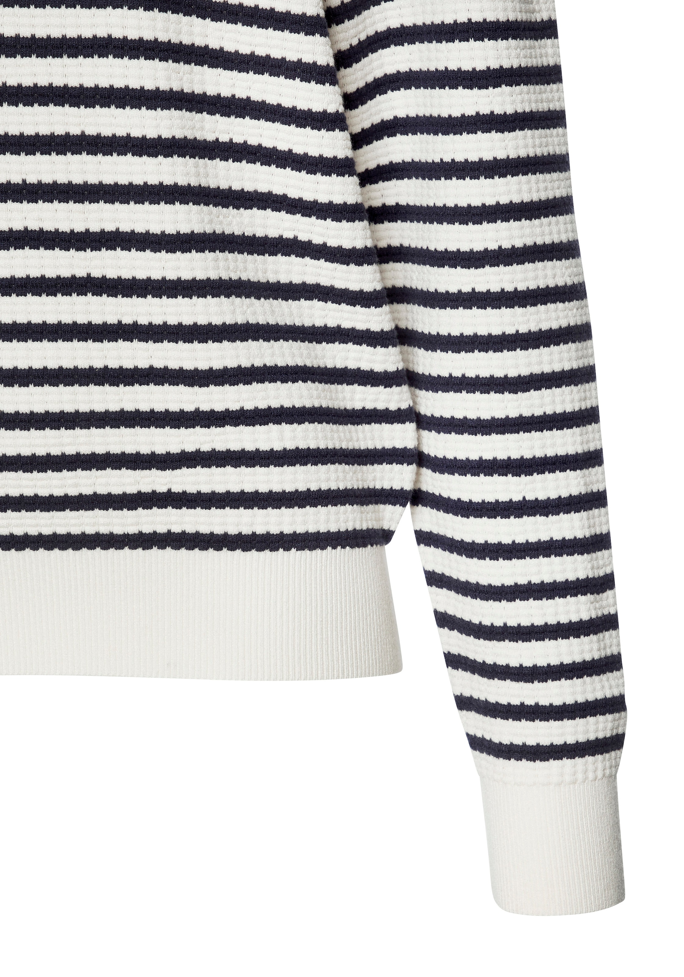 French Connection Pull , Look rayé marin en maille structurée douce, vêtements d'intérieur
