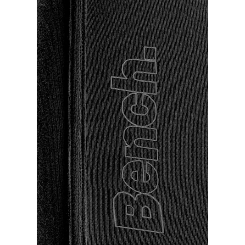 Bench. Langer Boxer, (Packung, 3 St.), Unterhosen mit elastischem Bund und Logodruck auf dem Bein