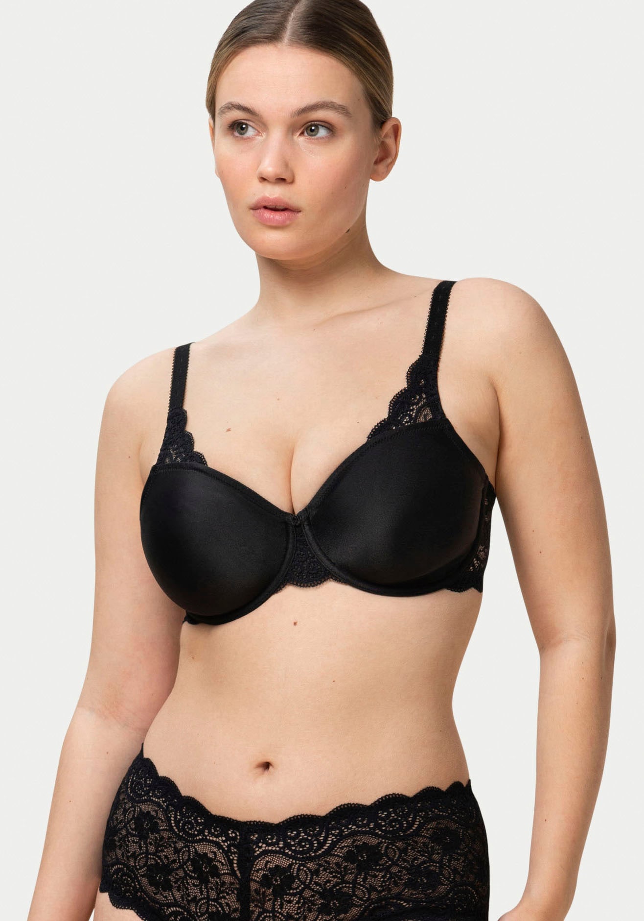 Triumph Soutien-gorge minimisant »Amourette 300 W01« verkleinert die Brust optisch um eine Cup-Grösse, Spitzen-Details