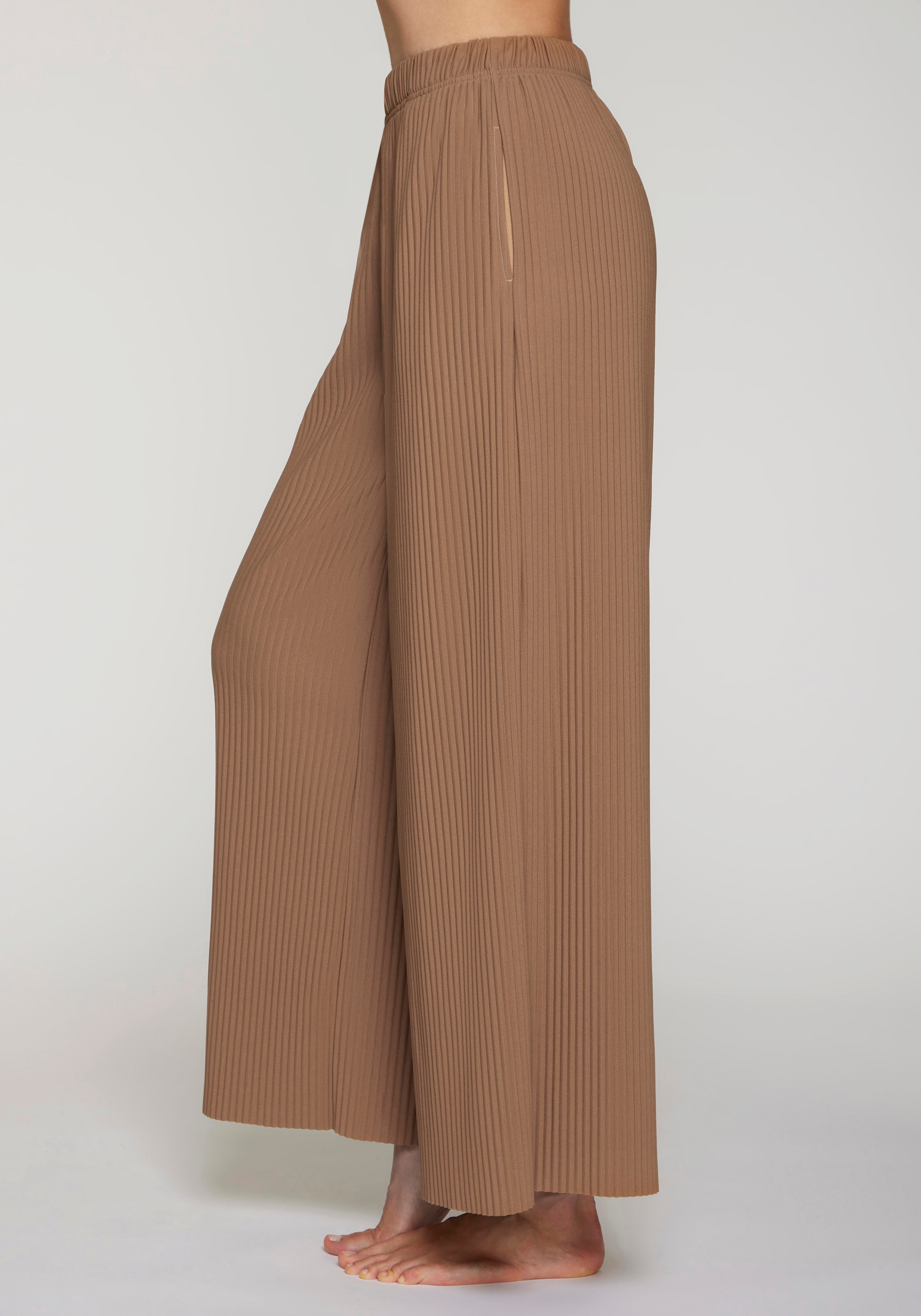 LASCANA Pantalon à enfiler  forme ample, avec plis plissés