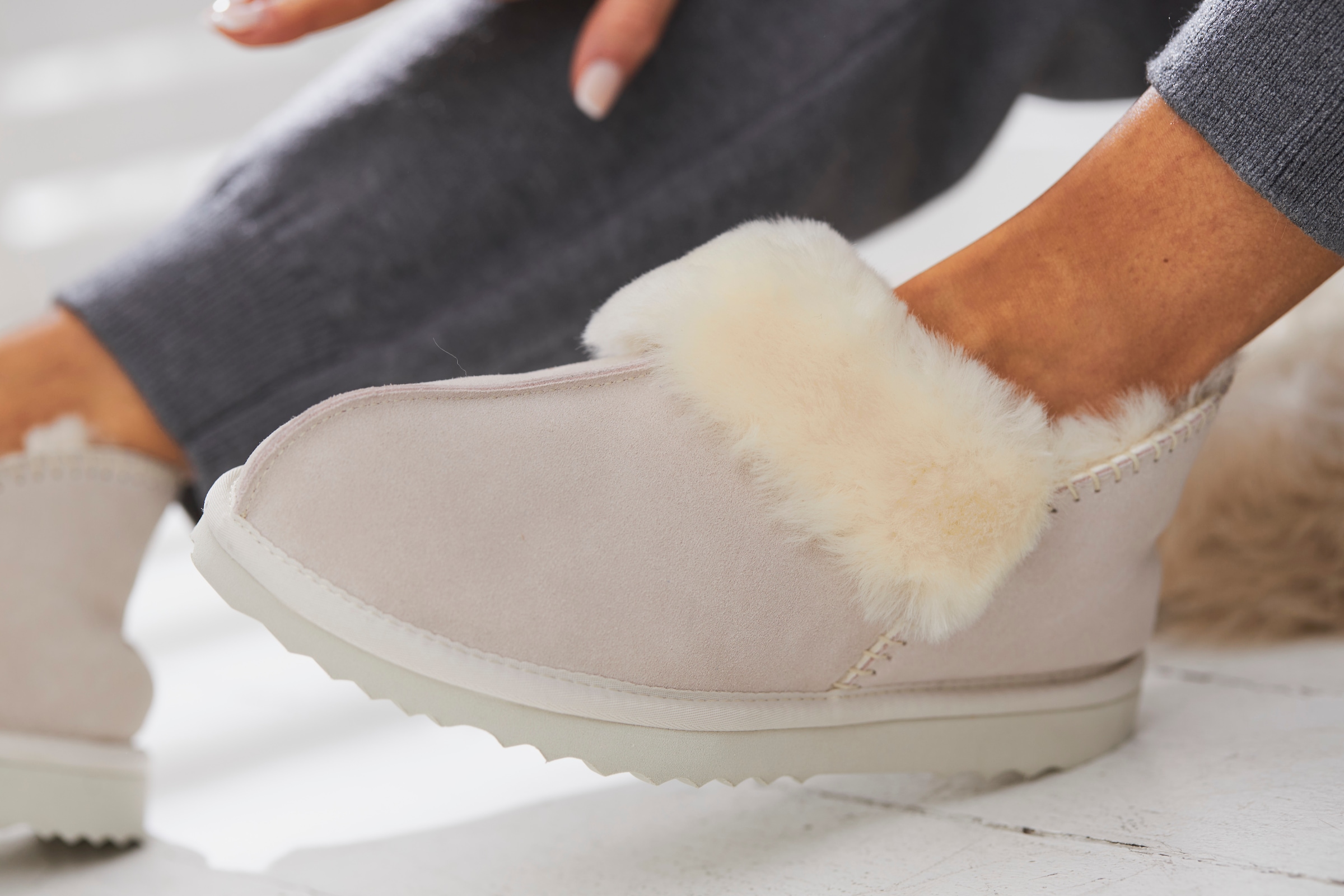 Vivance Hausschuh »Plüsch Hausschuh, Pantolette, Pantoffel, Homeslippers«  Plüsch Hausschuh, Pantolette, Pantoffel aus Lammfell