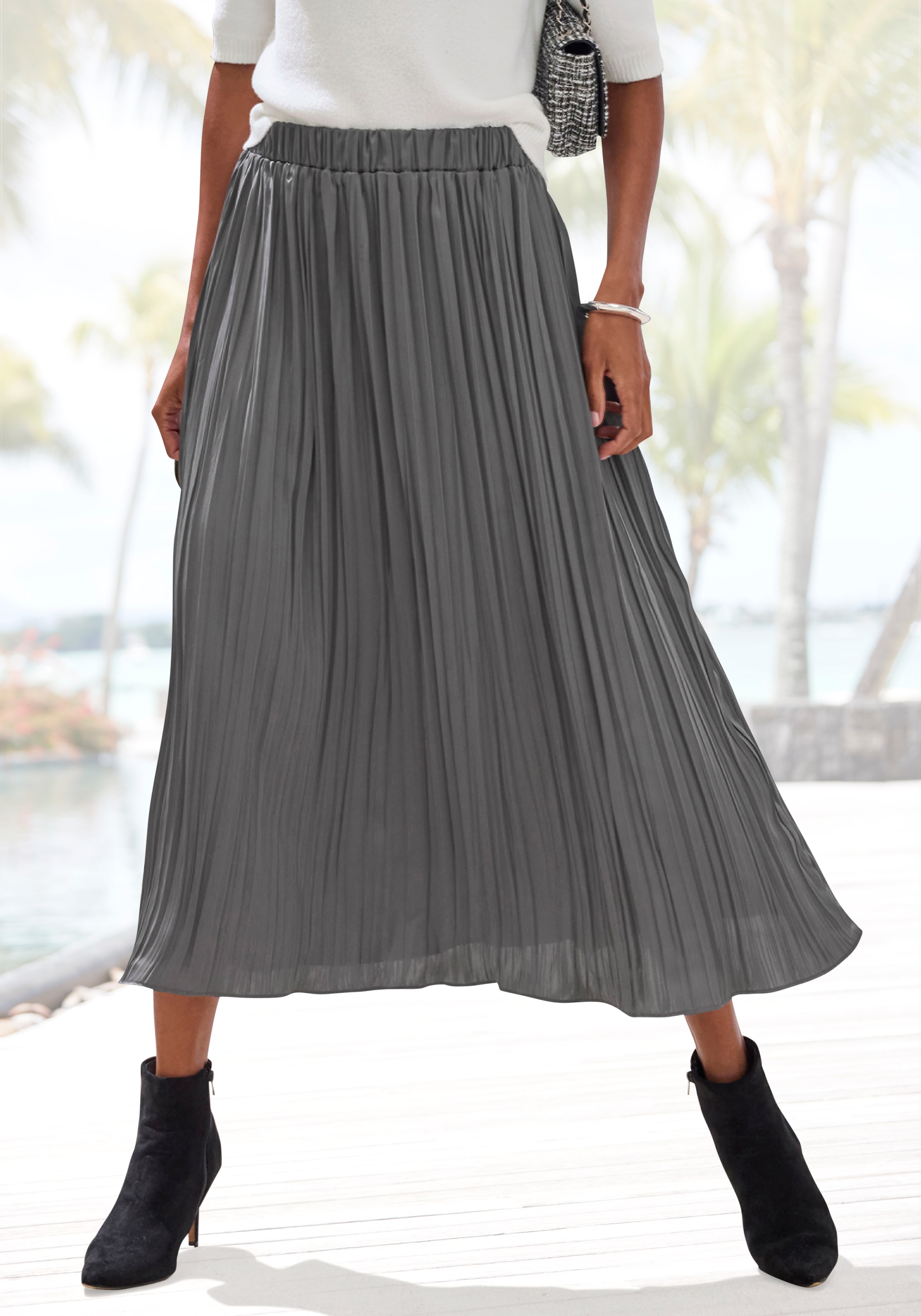 LASCANA Maxi jupe mit Plisseefalten, edel glänzende Ware, festlich