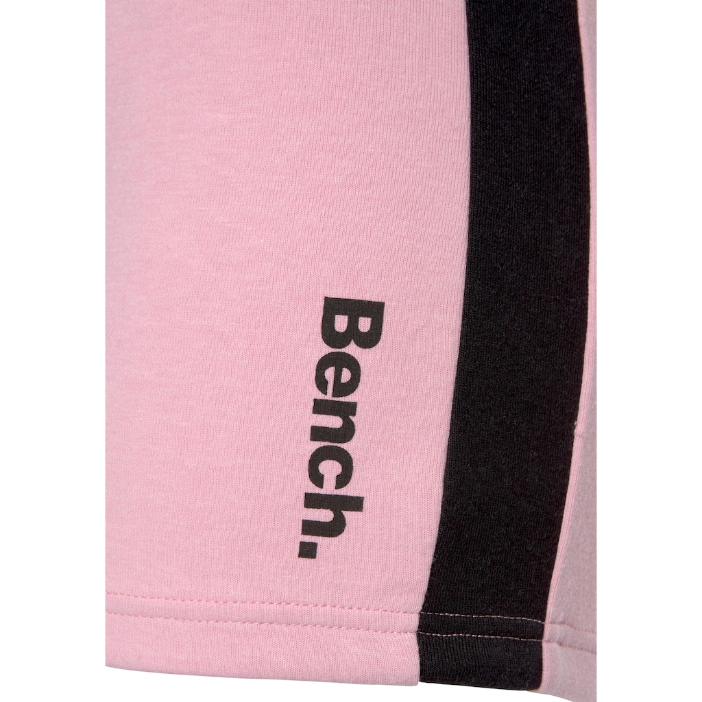 Bench. Loungewear Relaxshorts, mit Seitenstreifen, Loungewear