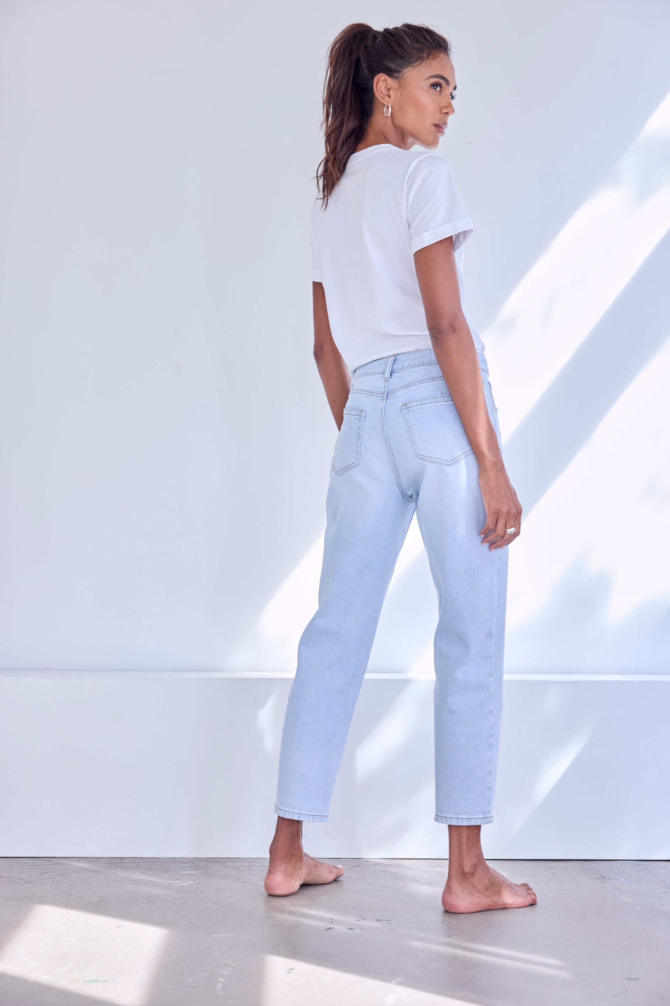 LASCANA Mom-Jeans mit hohem Bund. elastische Denimware