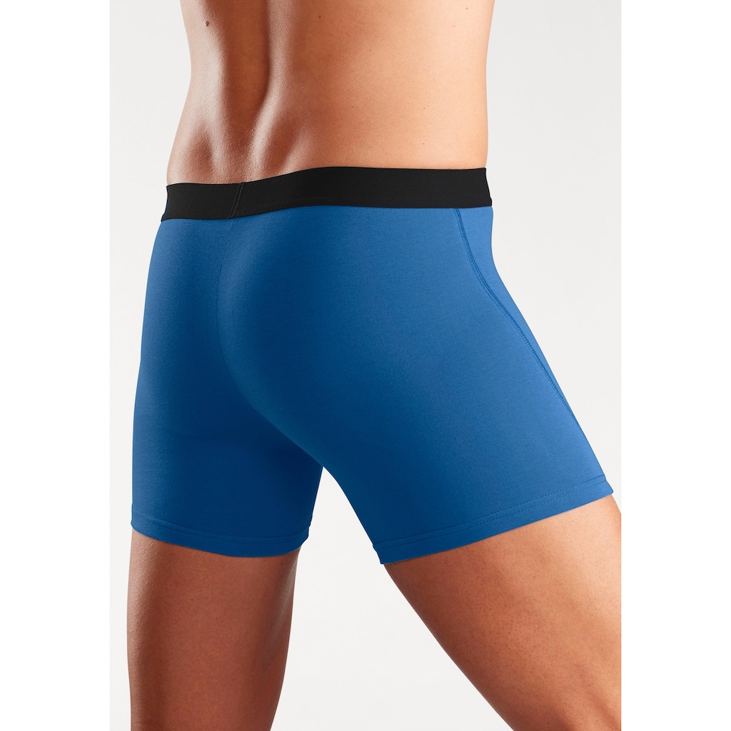 Bruno Banani Boxer »Boxershorts für Herren«, (Packung, 4 St.), mit längerem Bein und auffälligen Logobund