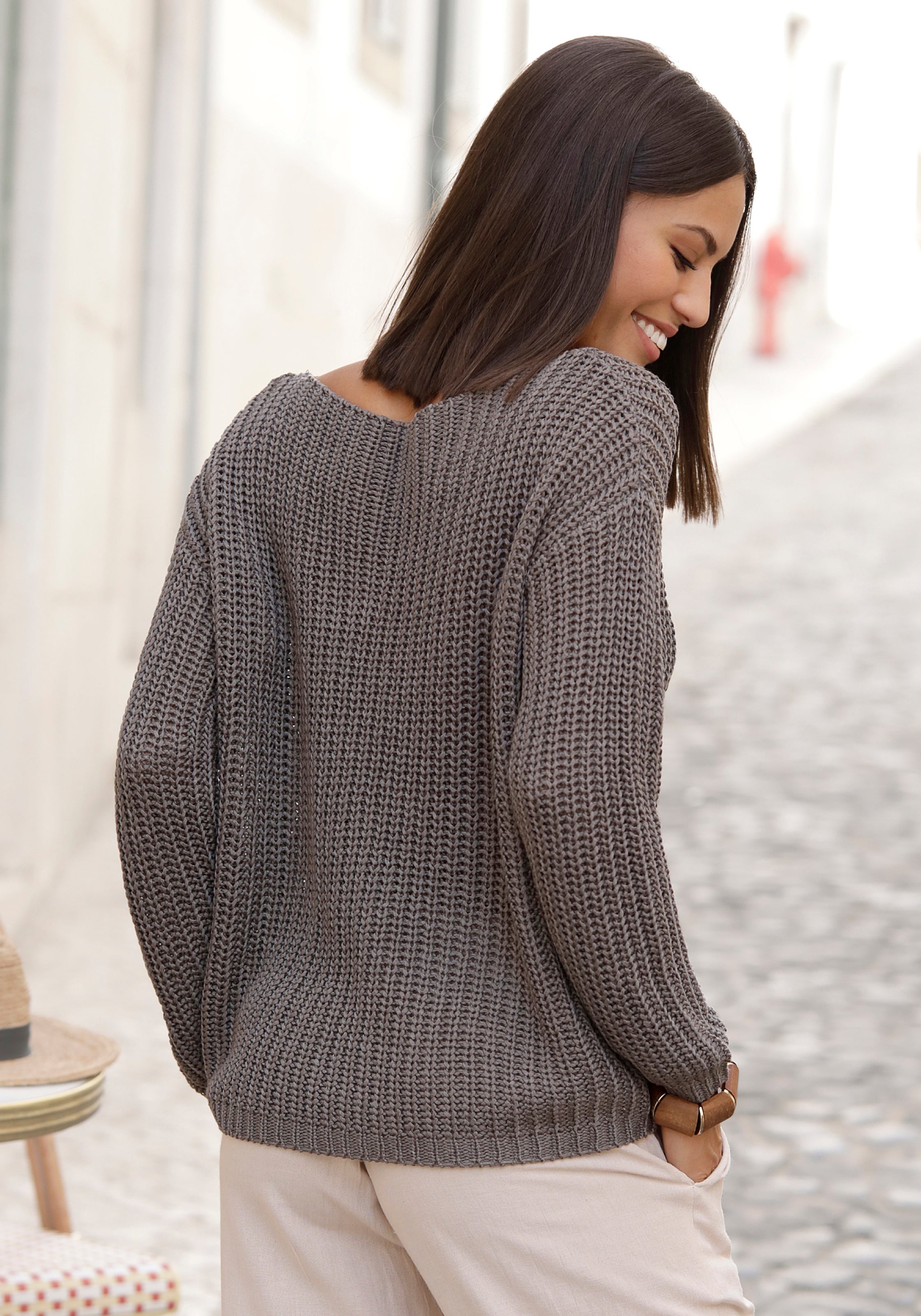 LASCANA Rundhalspullover, aus weichem Grobstrick, lockerer Strickpullover, Damenpullover