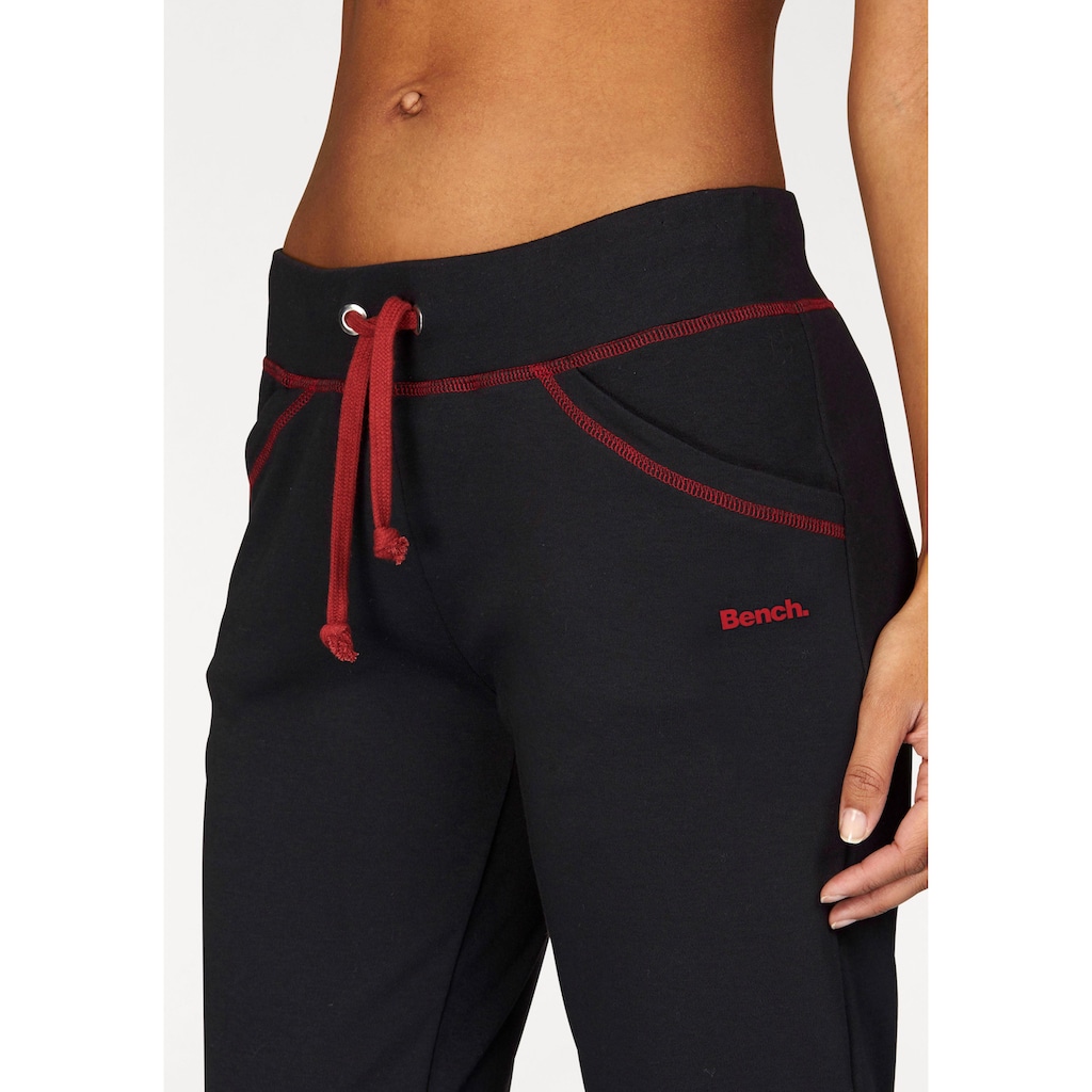 Bench. Loungewear Relaxhose, mit kontrastfarbenen Nähten, Loungewear