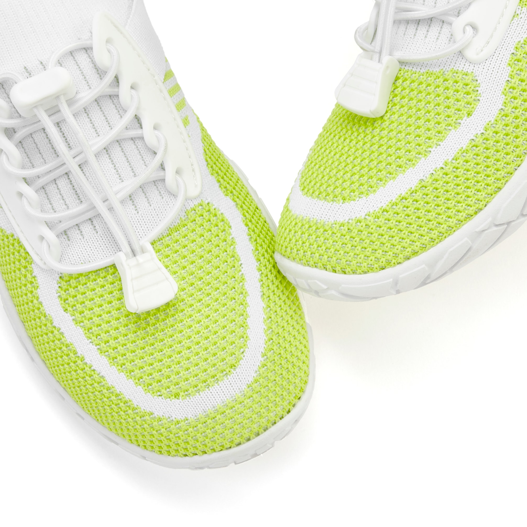 LASCANA Sneaker, Freizeitschuh, Halbschuh superleicht, flache flexible Sohle VEGAN