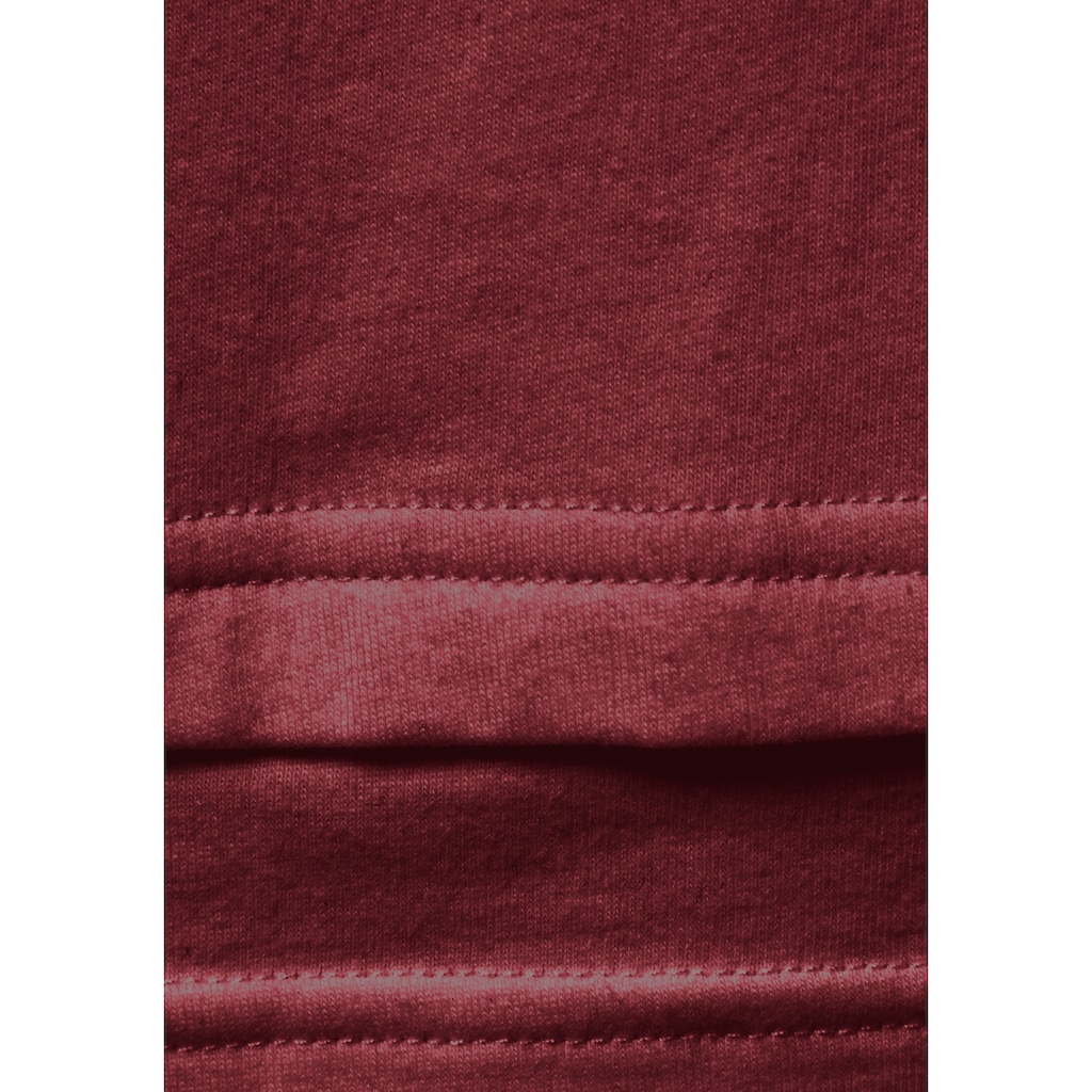 LASCANA Kurzarmshirt, mit kastigem Schnitt und Lagen-Look