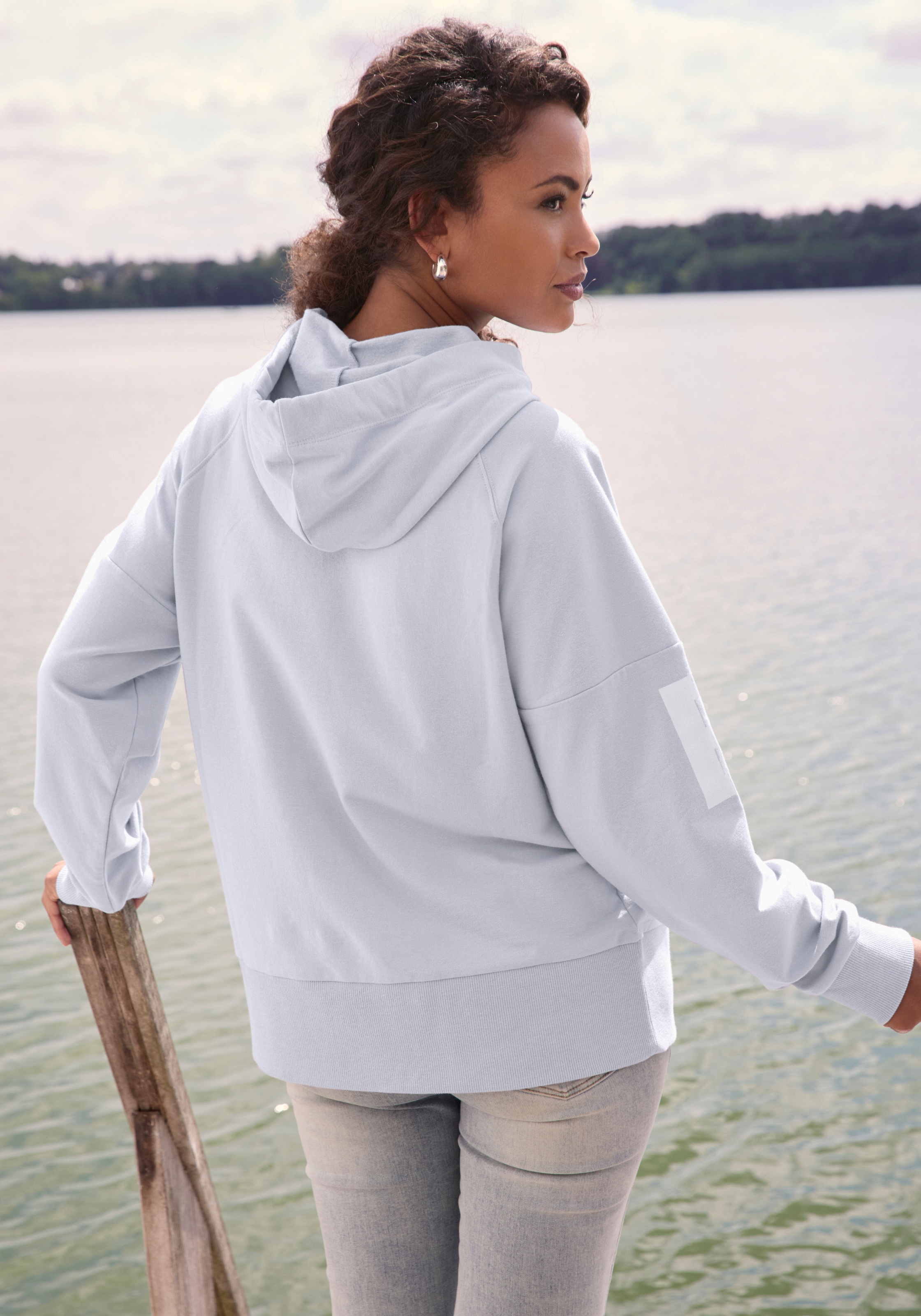 Elbsand Sweat à capuche »Seldis«, mit grossem Logodruck vorne, bequemer Hoodie aus Baumwolle
