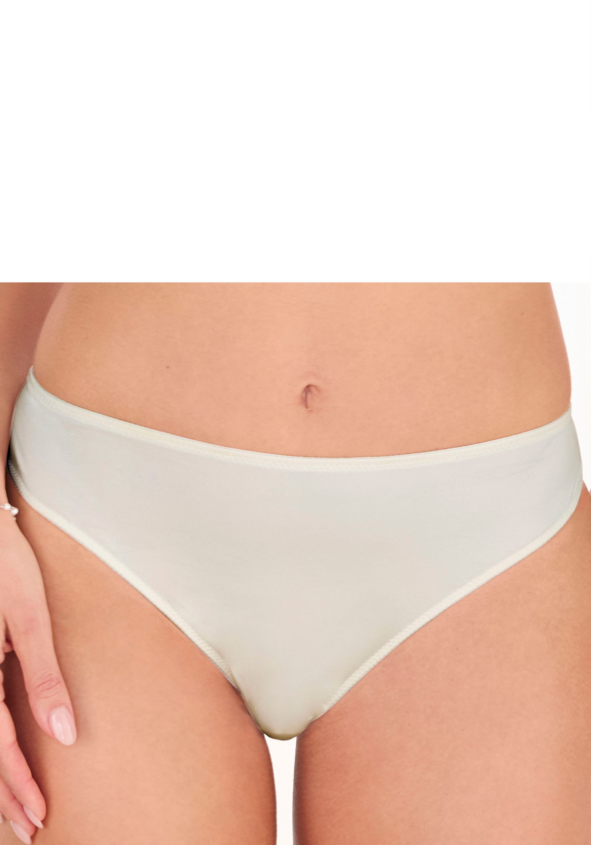 s.Oliver Slip »Fabienne« aus graphischer Spitze mit modischem Netzeinsatz