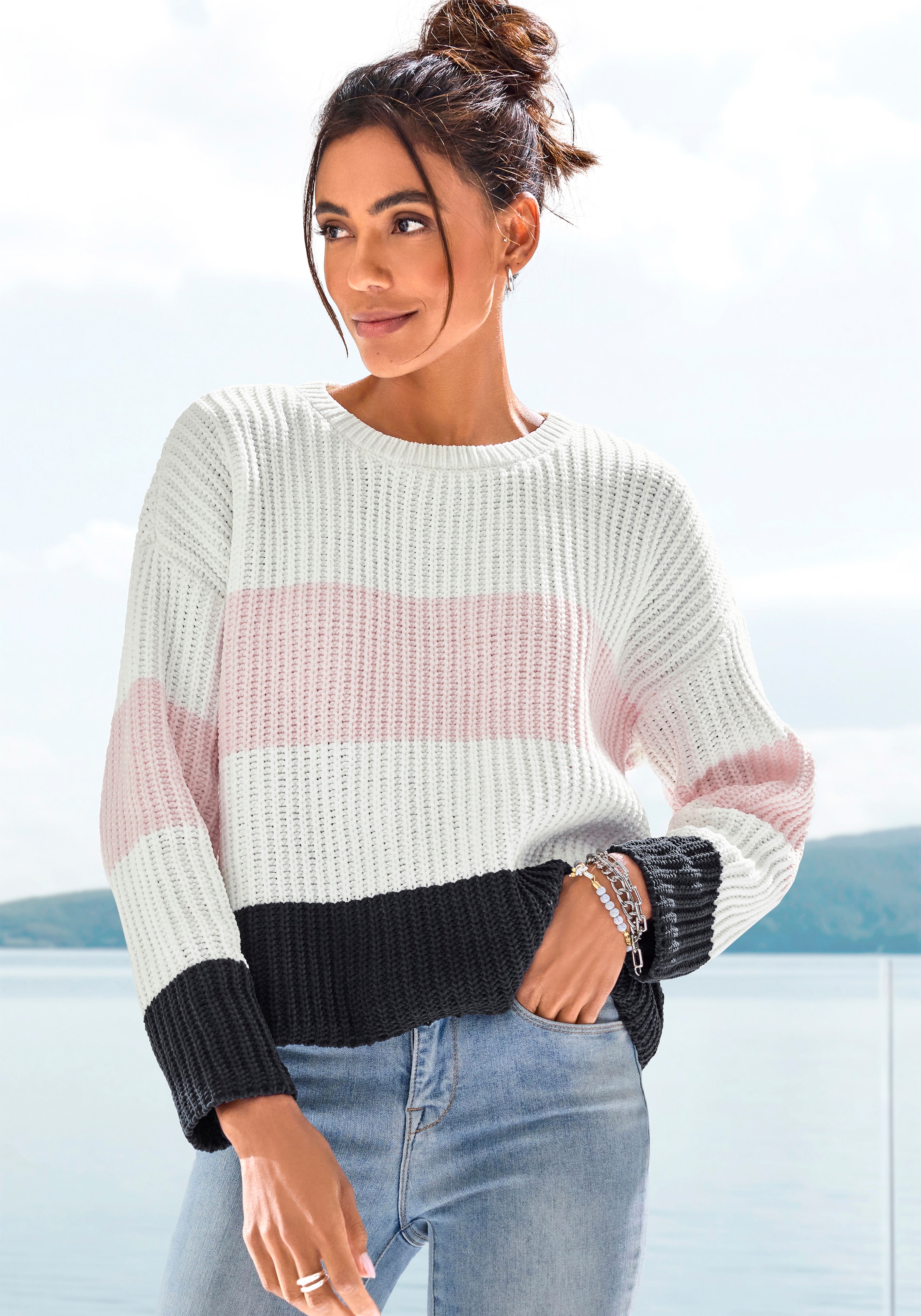 LASCANA Pull en tricot mit modischen Querstreifen, legere Passform, bequem