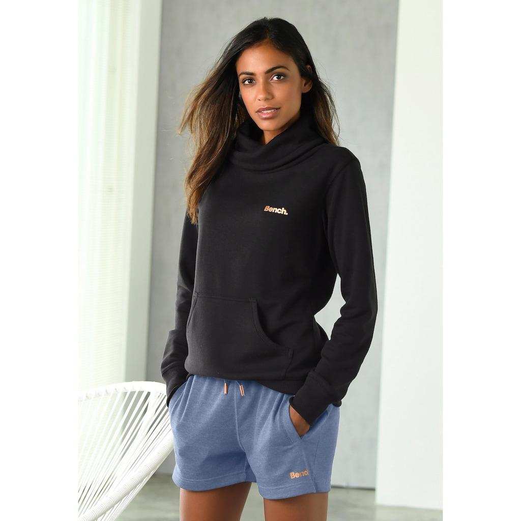 Bench. Loungewear Relaxshorts, Sweathose mit kurzen Seitenschlitzen und seitliche Taschen, Loungewear