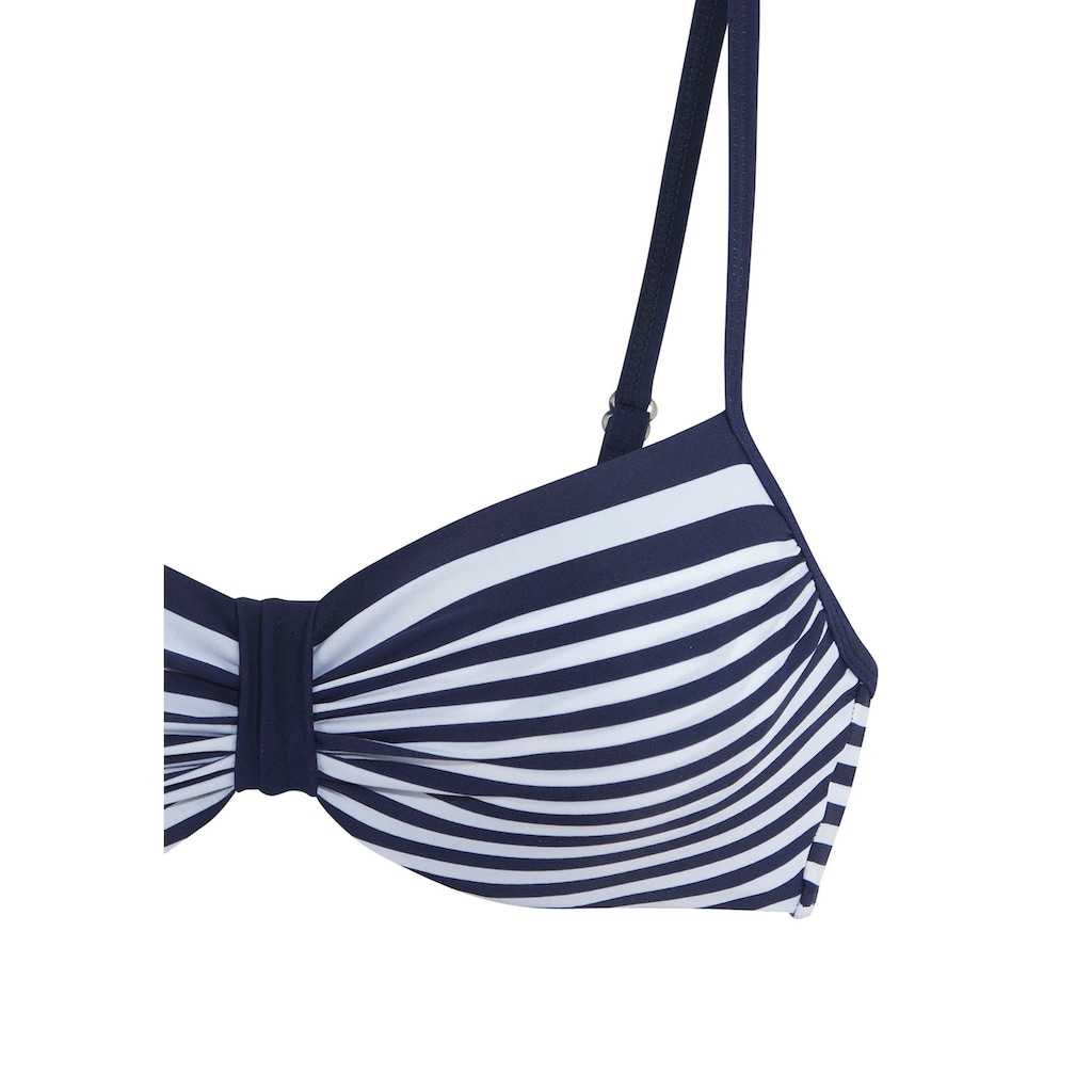 LASCANA Bügel-Bikini-Top »Myst«, mit platziertem Streifen-Design