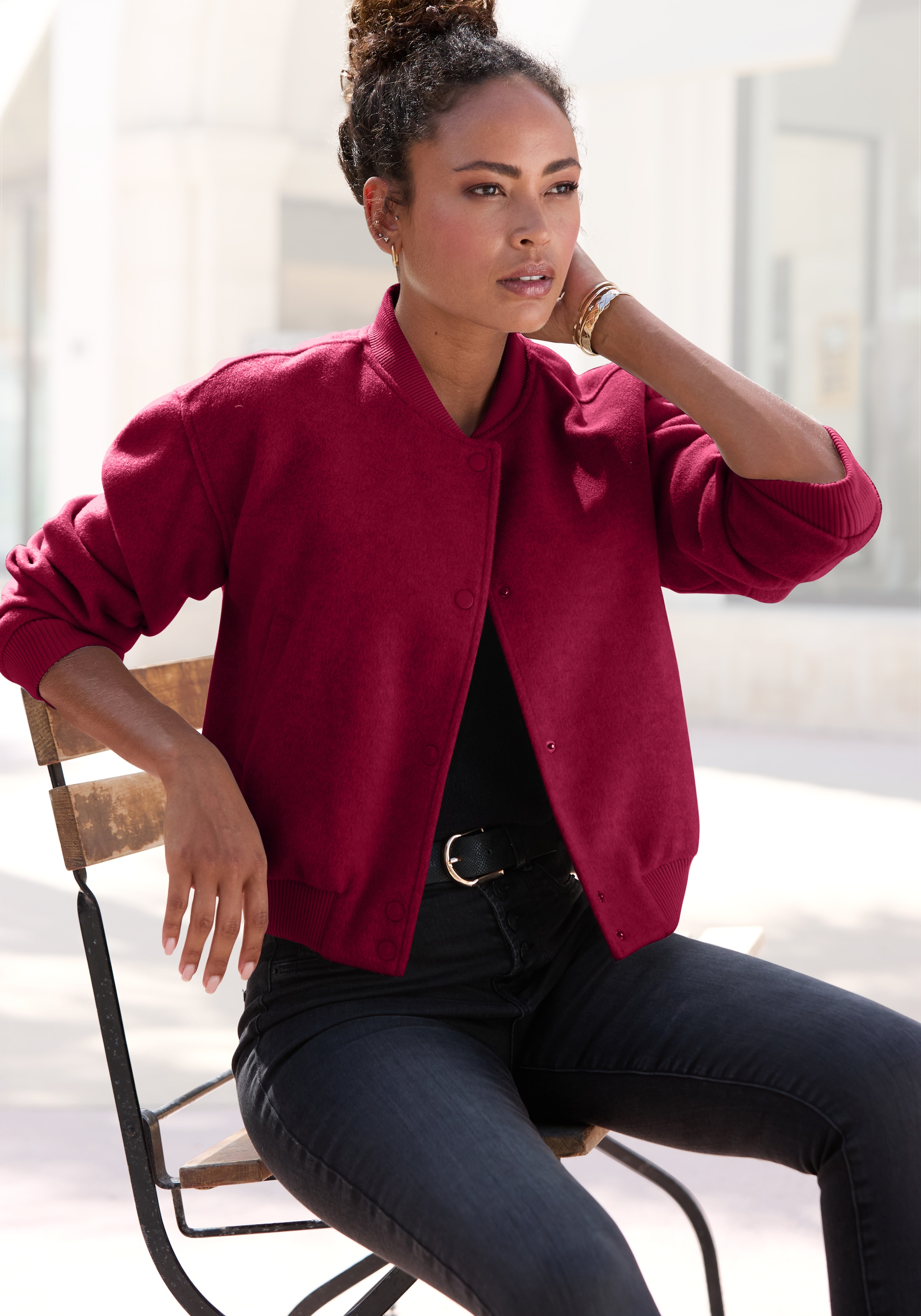 LASCANA Veste bomber mit Rippbündchen, Pilotenjacke mit Druckknöpfen und Taschen