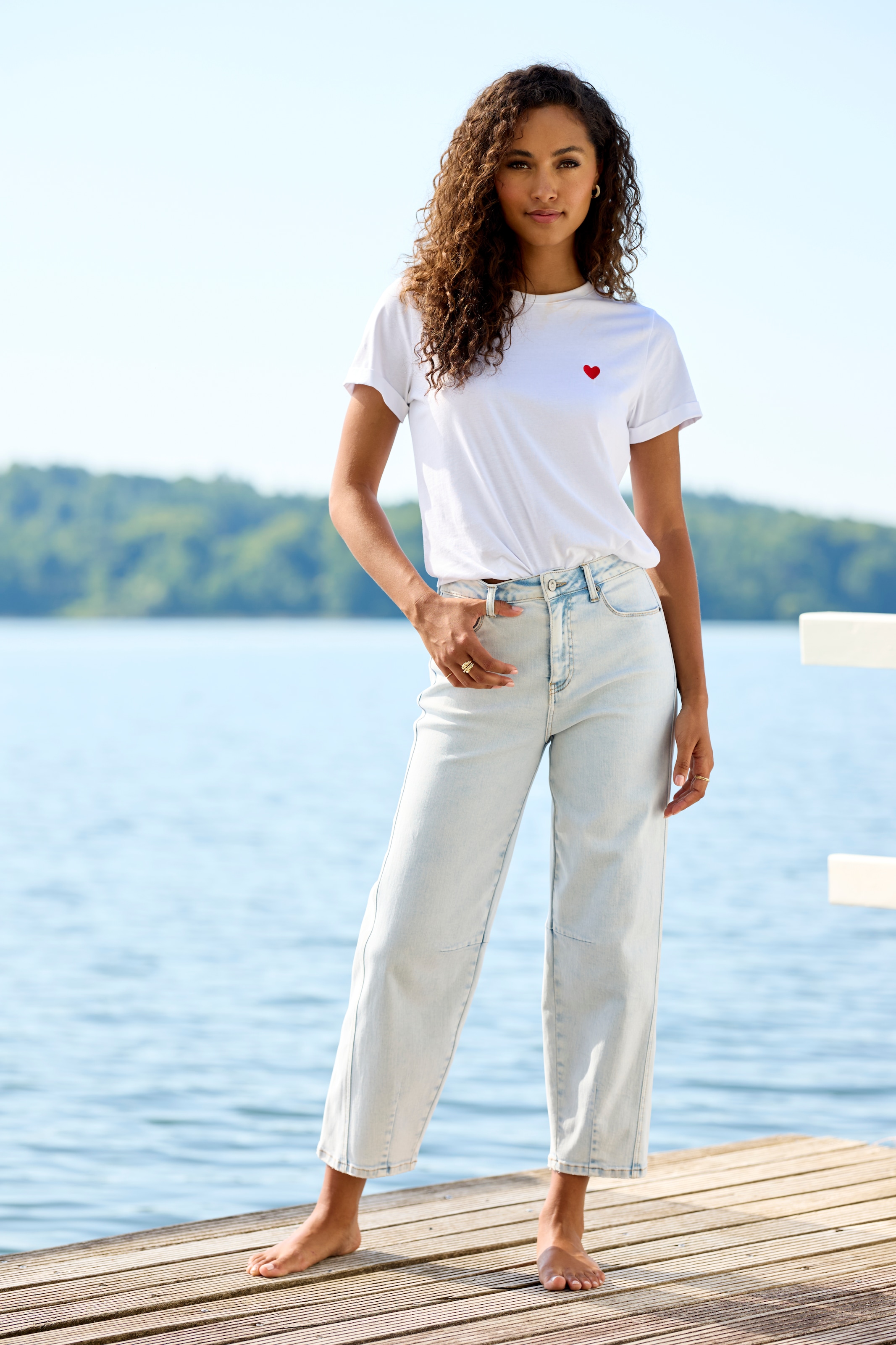 Buffalo Ankle-Jeans »in modischem Barrel-Stil« in angesagter Barrel-Form, lockeres Bein, bequem
