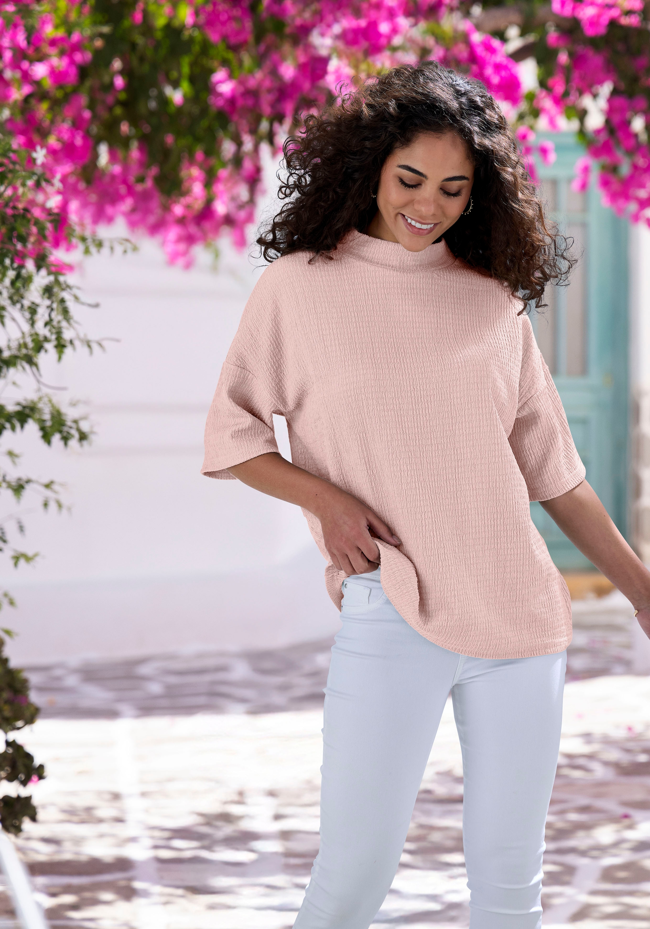 LASCANA Kurzarmshirt »mit Stehkragen« aus bügelfreier Crêpe-Qualität