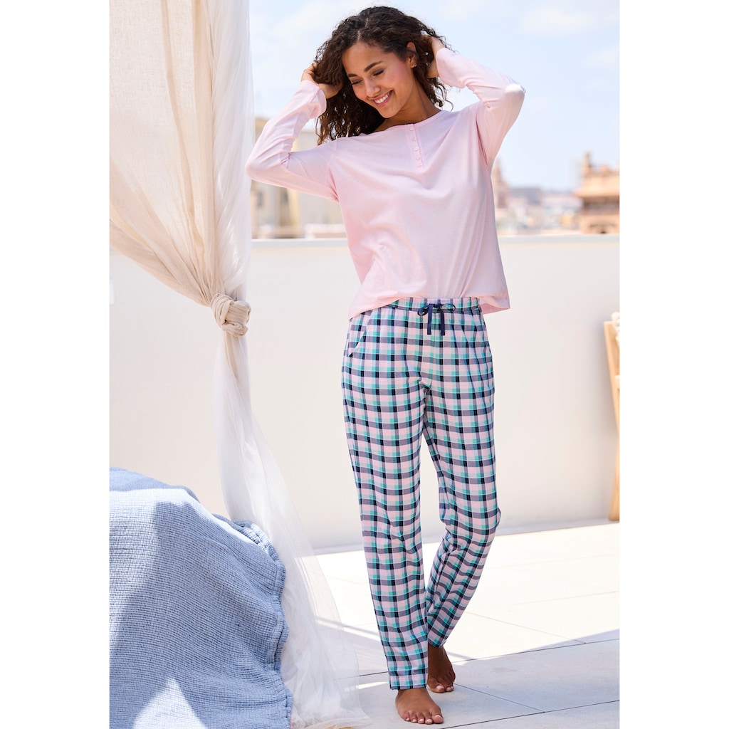 s.Oliver Pyjamahose, mit schönem Allover-Print