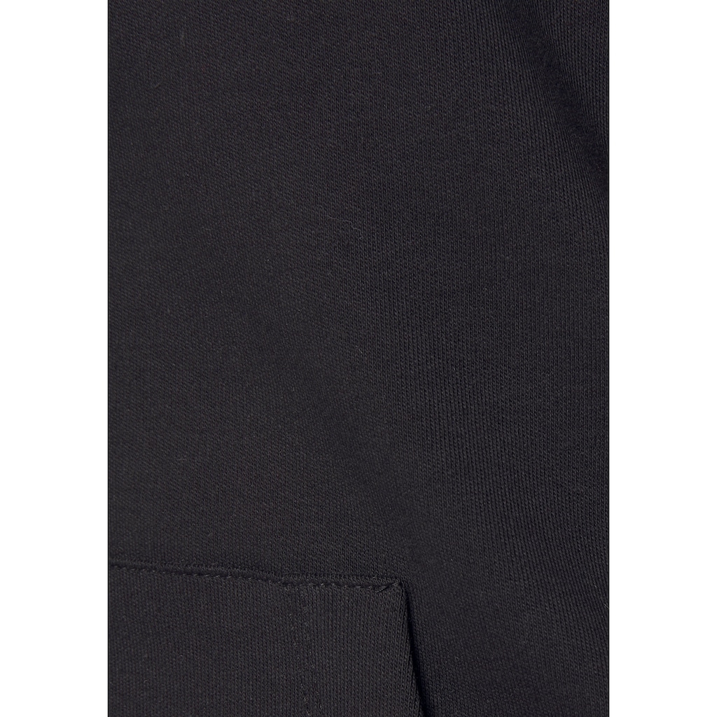 Bench. Loungewear Sweatjacke, mit glänzender Logostickerei am Stehkragen, Loungeanzug