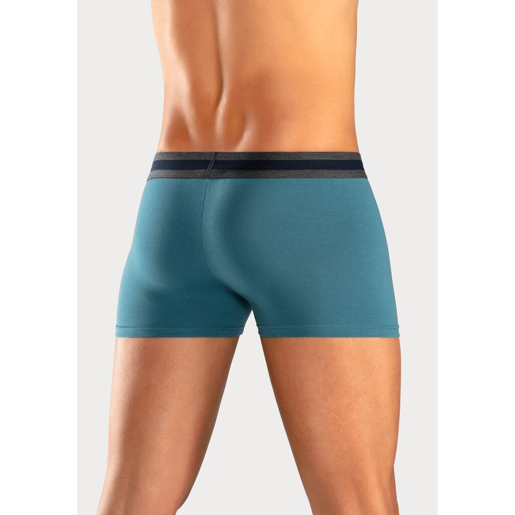 Bench. Boxer »Boxershorts für Herren«, (Packung, 4 St.), Unterhosen mit Overlock-Nähten vorn