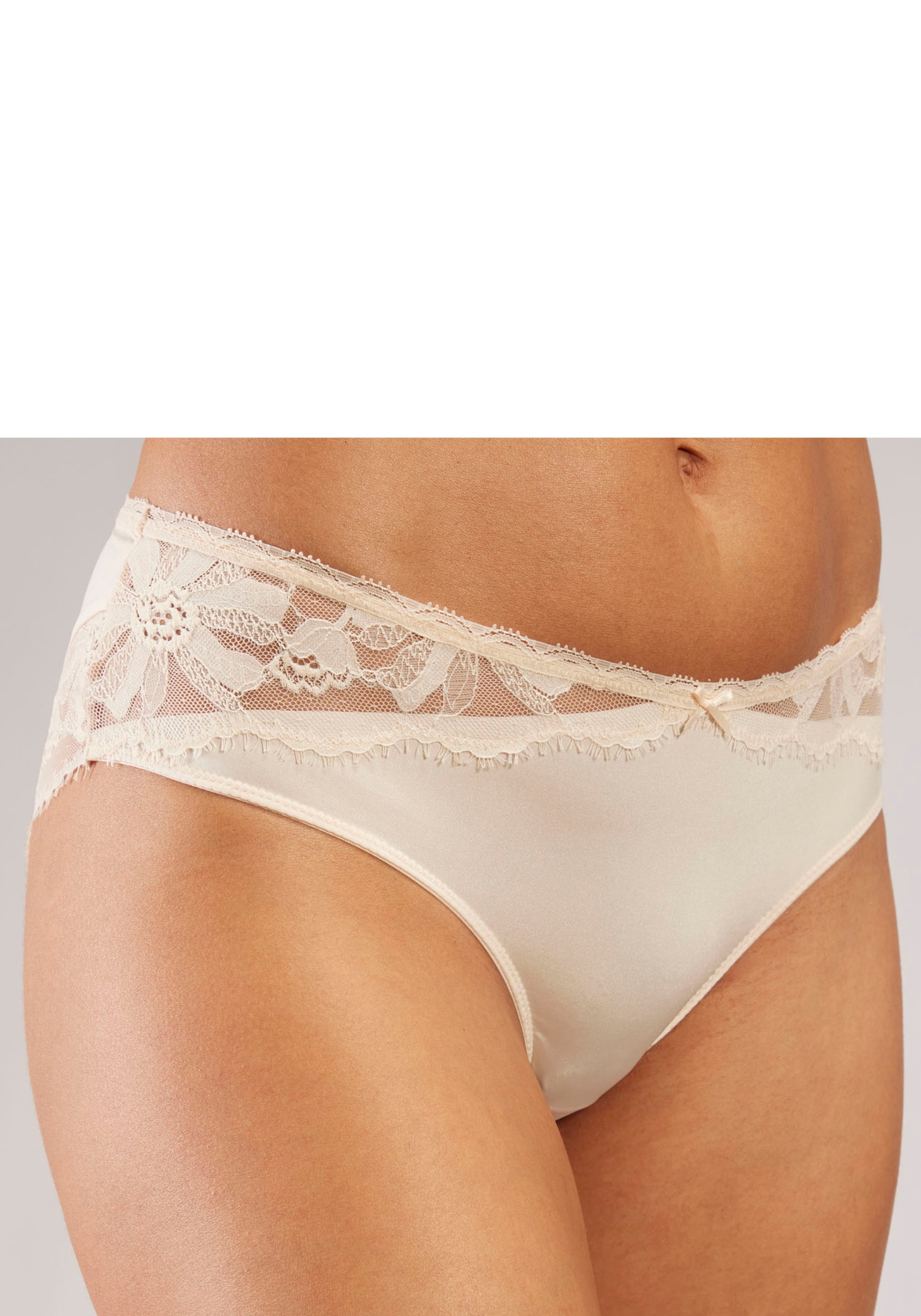LASCANA Panty, mit seidigem Schimmer und edler Jacquardspitze