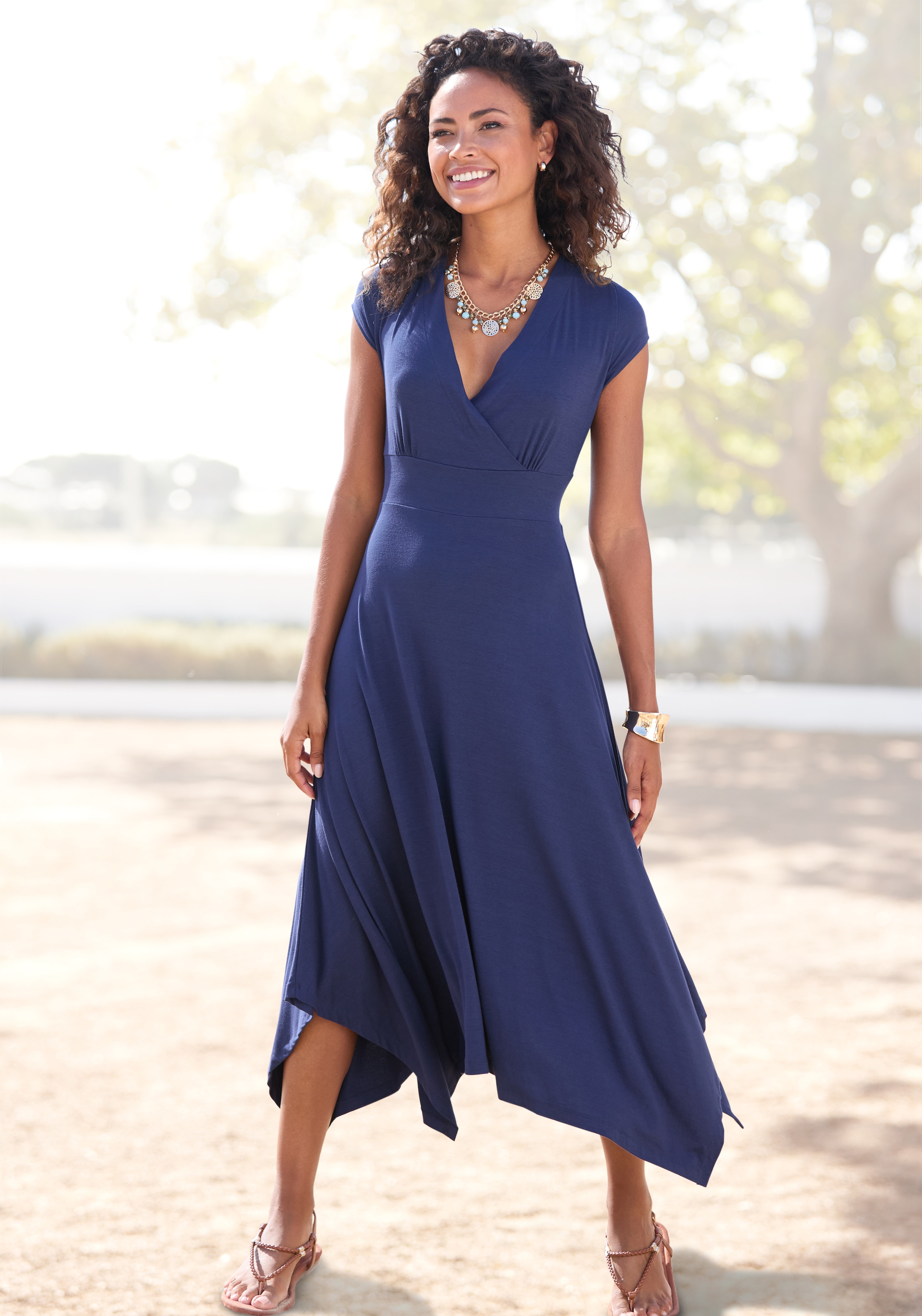 Beachtime by Lascana Robe en jersey »mit asymmetrischem Zipfelsaum und Schleife in der Taille, elegant« Sans poches robe d'été légère, robe de plage, robe en viscose, robe basique