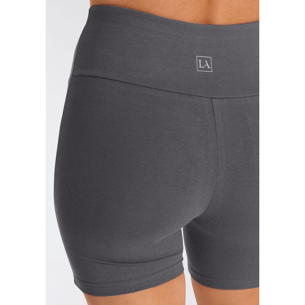 LASCANA Shorts, mit breitem Bündchen und Logodruck