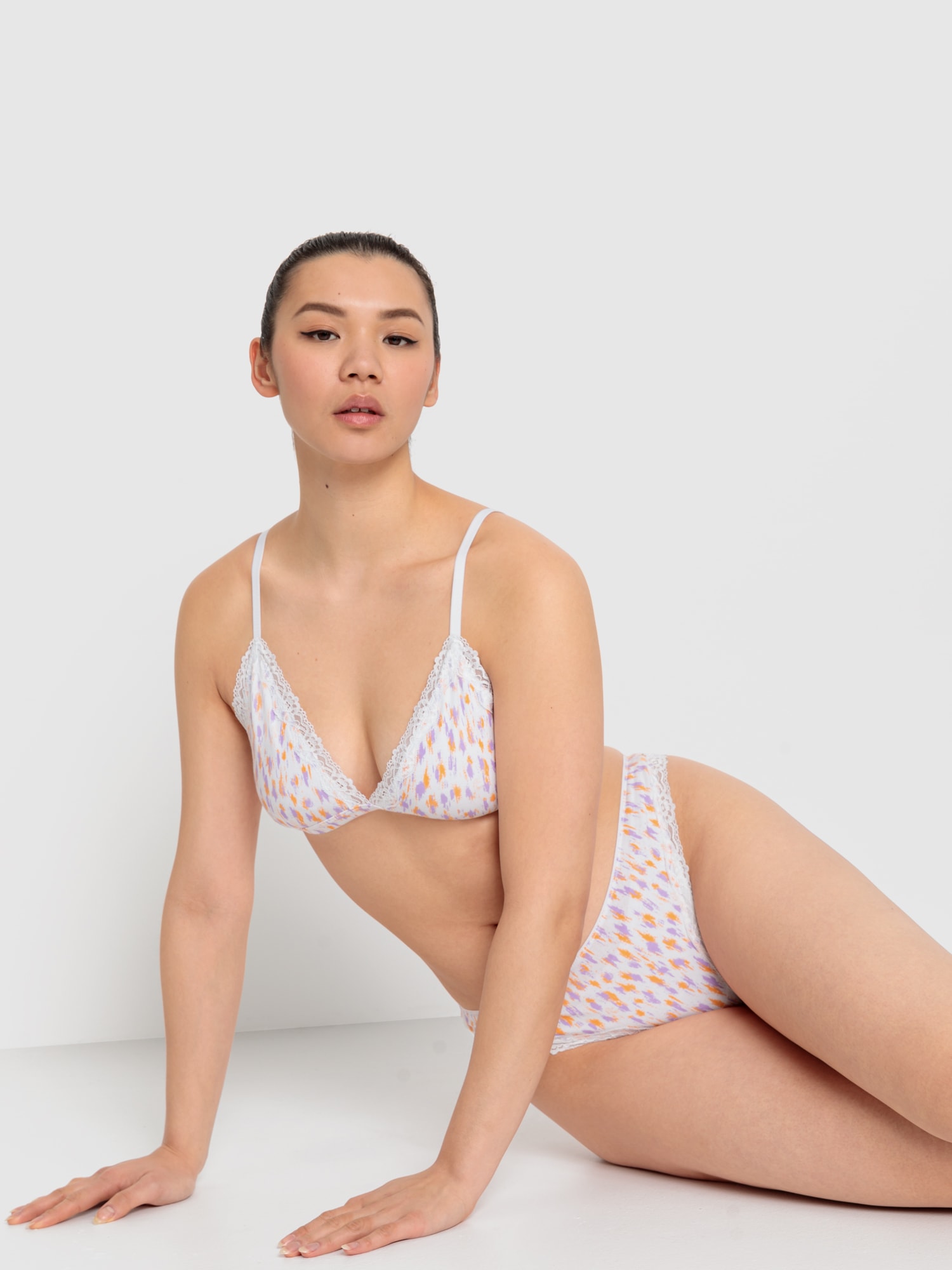 LSCN by LASCANA Bralette, mit zarter Spitzenkante