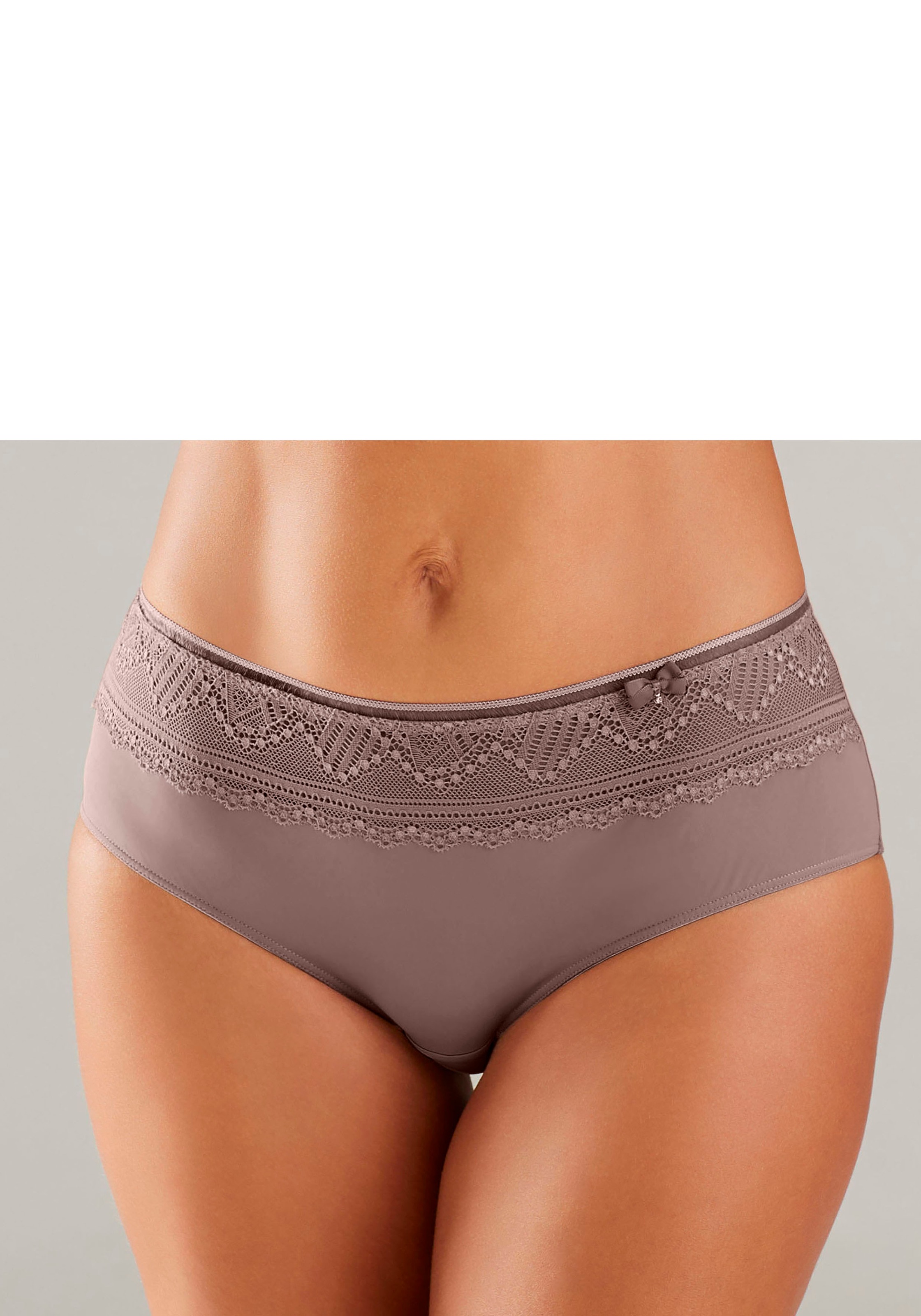 LASCANA Panty »Tiziana« mit Spitze anteilig aus recyceltem Polyamid