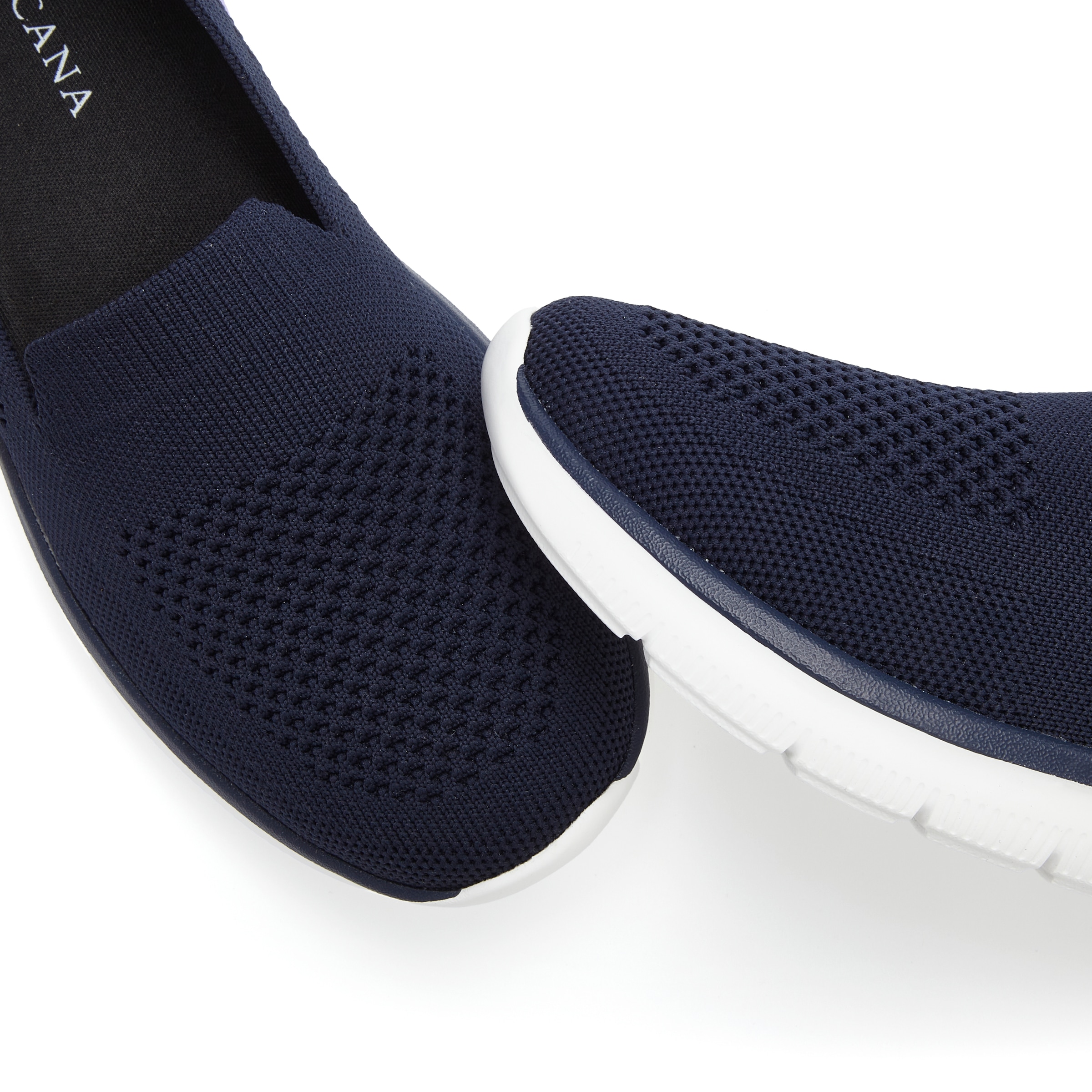 LASCANA Slipper »Halbschuh, Sneaker, Slip-On-Sneaker,«  aus bequemen Textil-Material zum Reinschlüpfen VEGAN