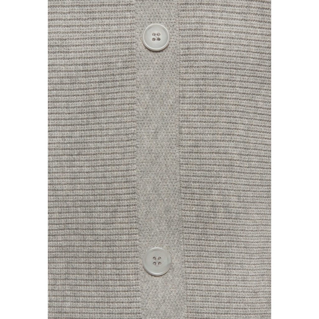 LASCANA Rundhalspullover, mit Zierknöpfen hinten, lockerer Strickpullover