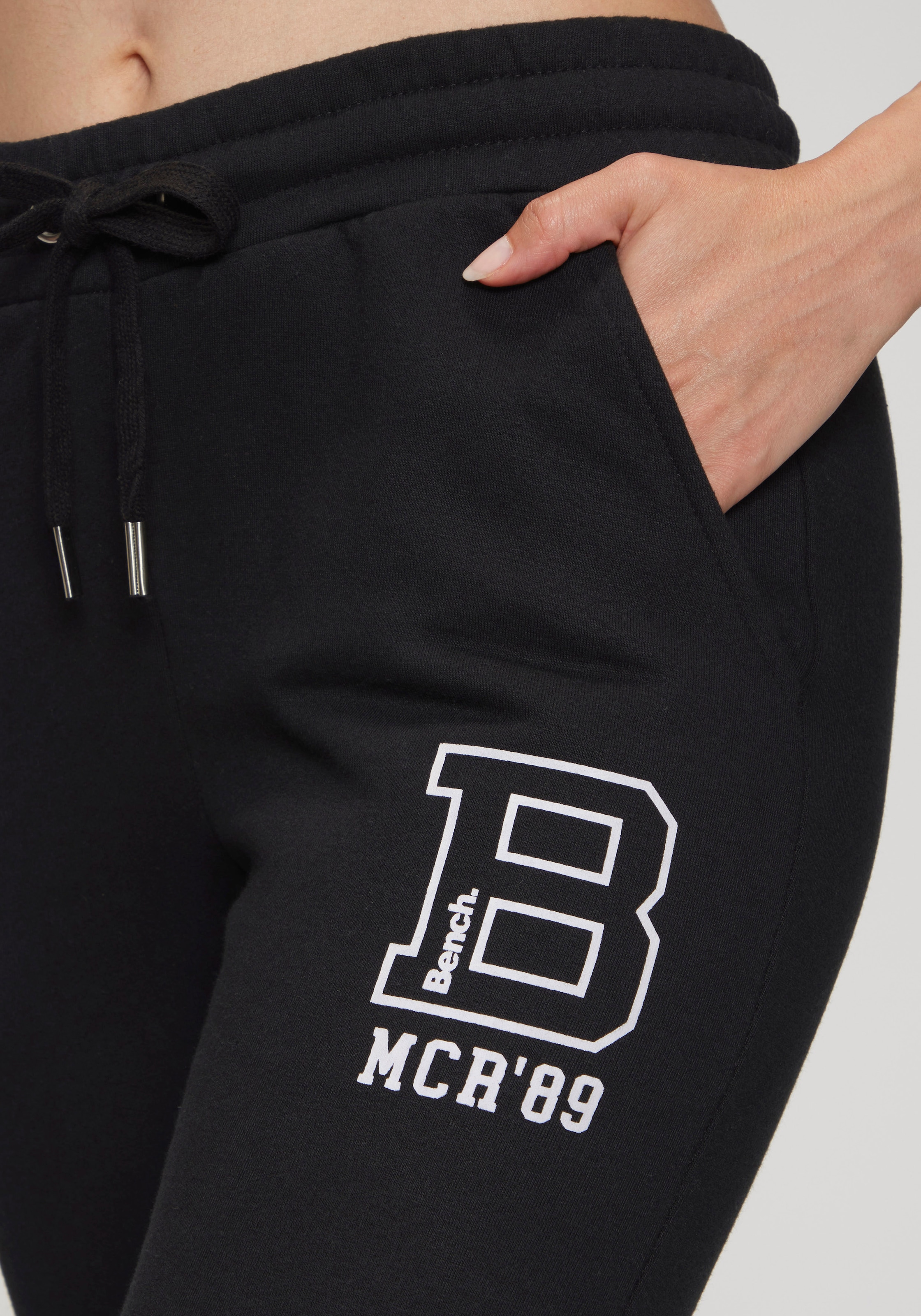 Bench. Loungewear Jogginghose  mit seitlichen Taschen und Logoprint, Loungewear