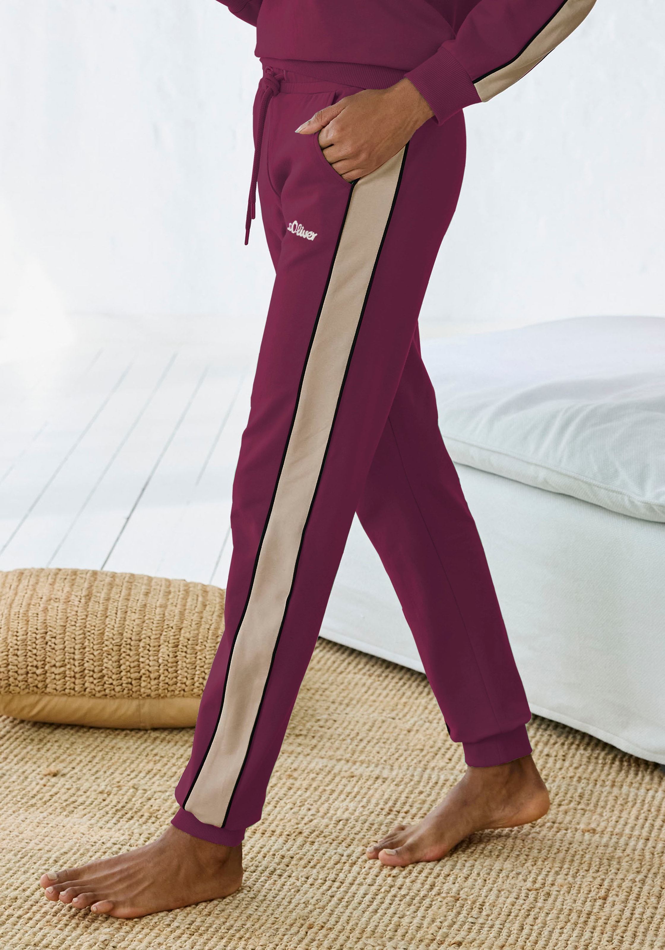 s.Oliver Sweathose »-Loungehose / Relaxhose«, (1 tlg.), mit Seitenstreifen und Pipings, Loungewear