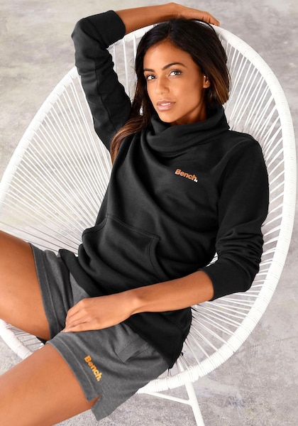 Bench. Loungewear Longsweatshirt »mit Stehkragen in Layeroptik«, und  Kängurutasche, Loungewear, Loungeanzug » LASCANA | Bademode, Unterwäsche &  Lingerie online kaufen