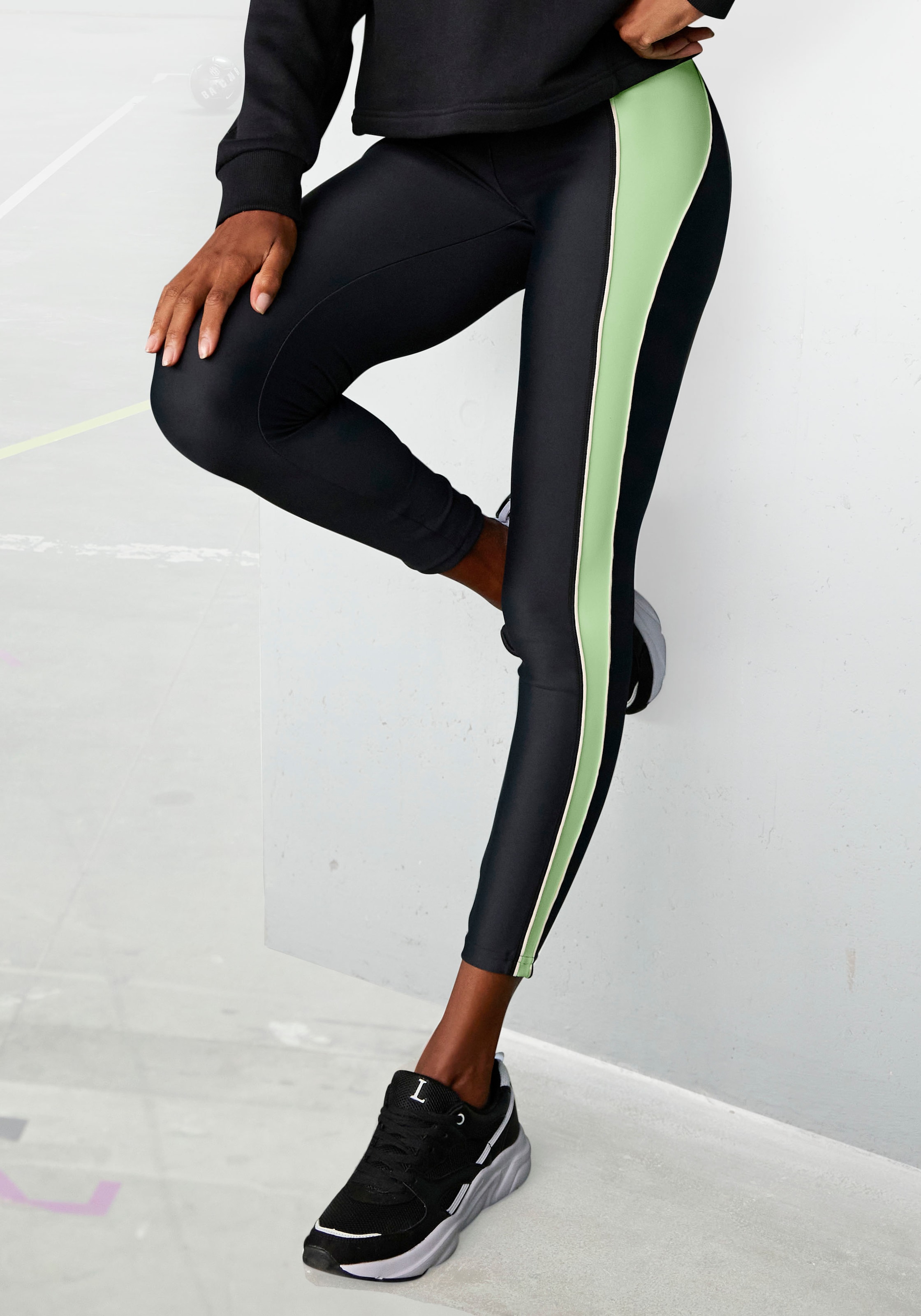 LASCANA ACTIVE Leggings »-Sporthose«, mit farblich abgesetztem Seitenstreifen
