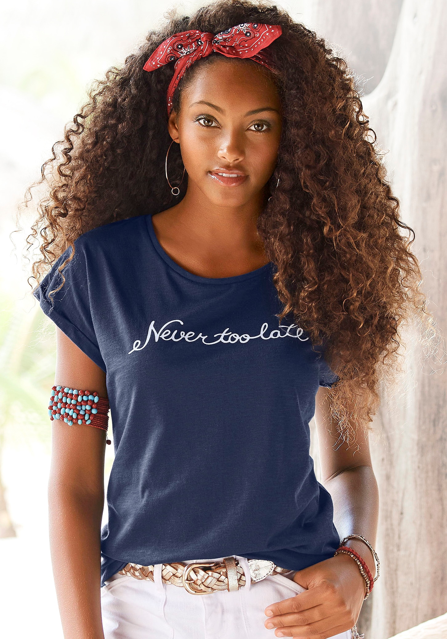 Image of Beachtime T-Shirt, mit modischem Sprüche Frontdruck "Never too late"