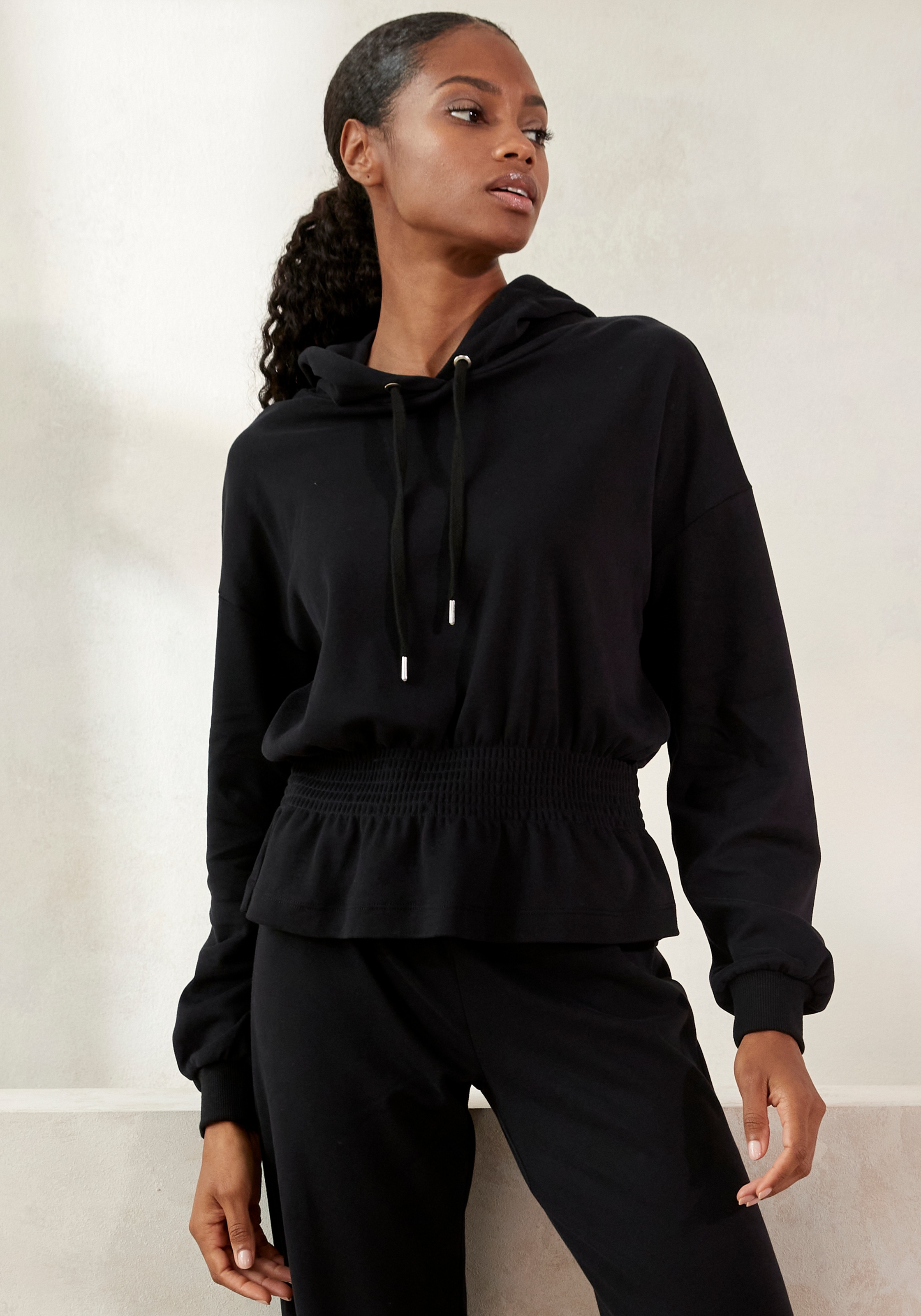 LASCANA Hoodie »-Kapuzensweatshirt«, mit elastischer Raffung in der Taille, Loungewear