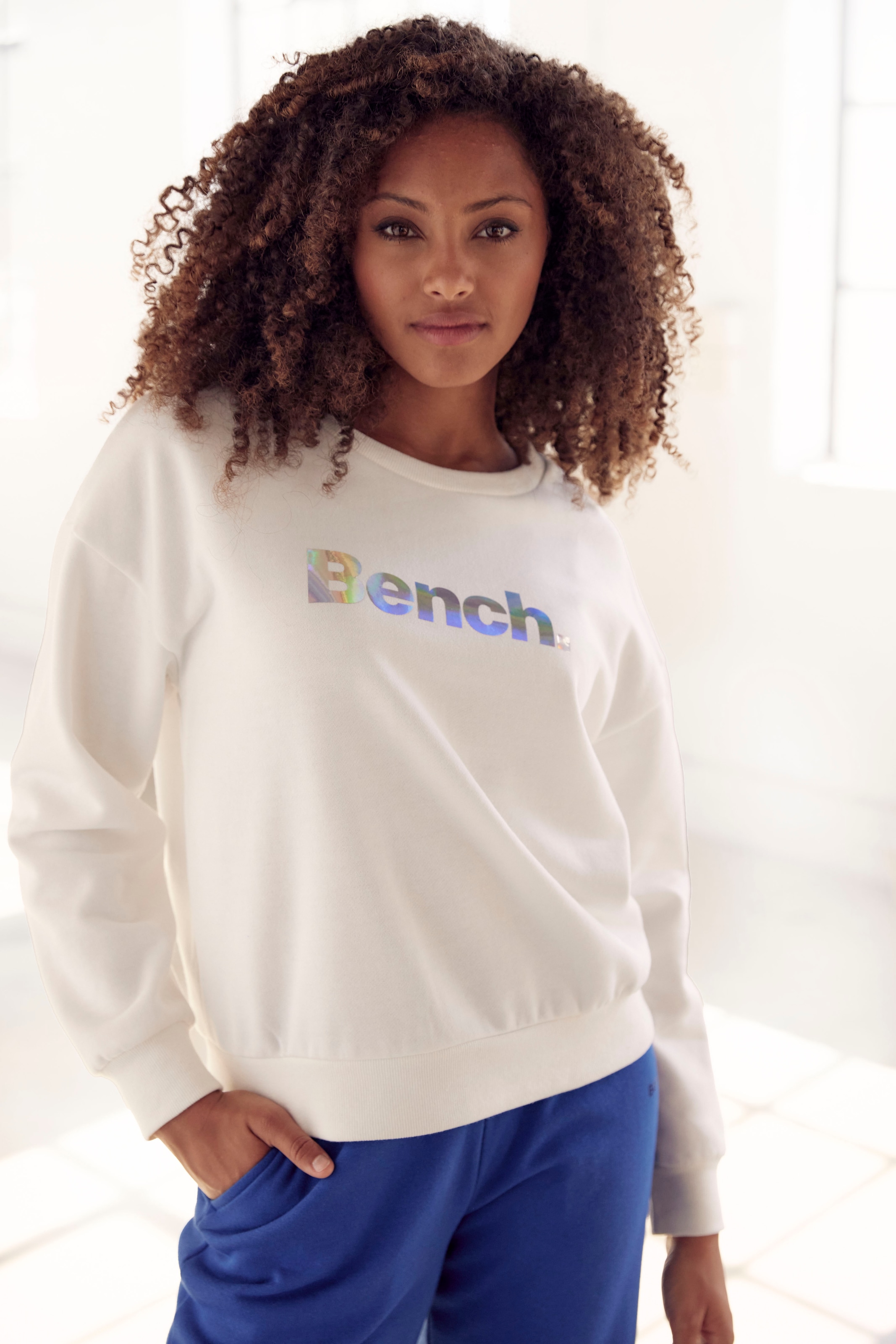 Bench. Loungewear Sweatshirt »-Loungeshirt«, mit glänzendem Logodruck, Loungewear, Loungeanzug