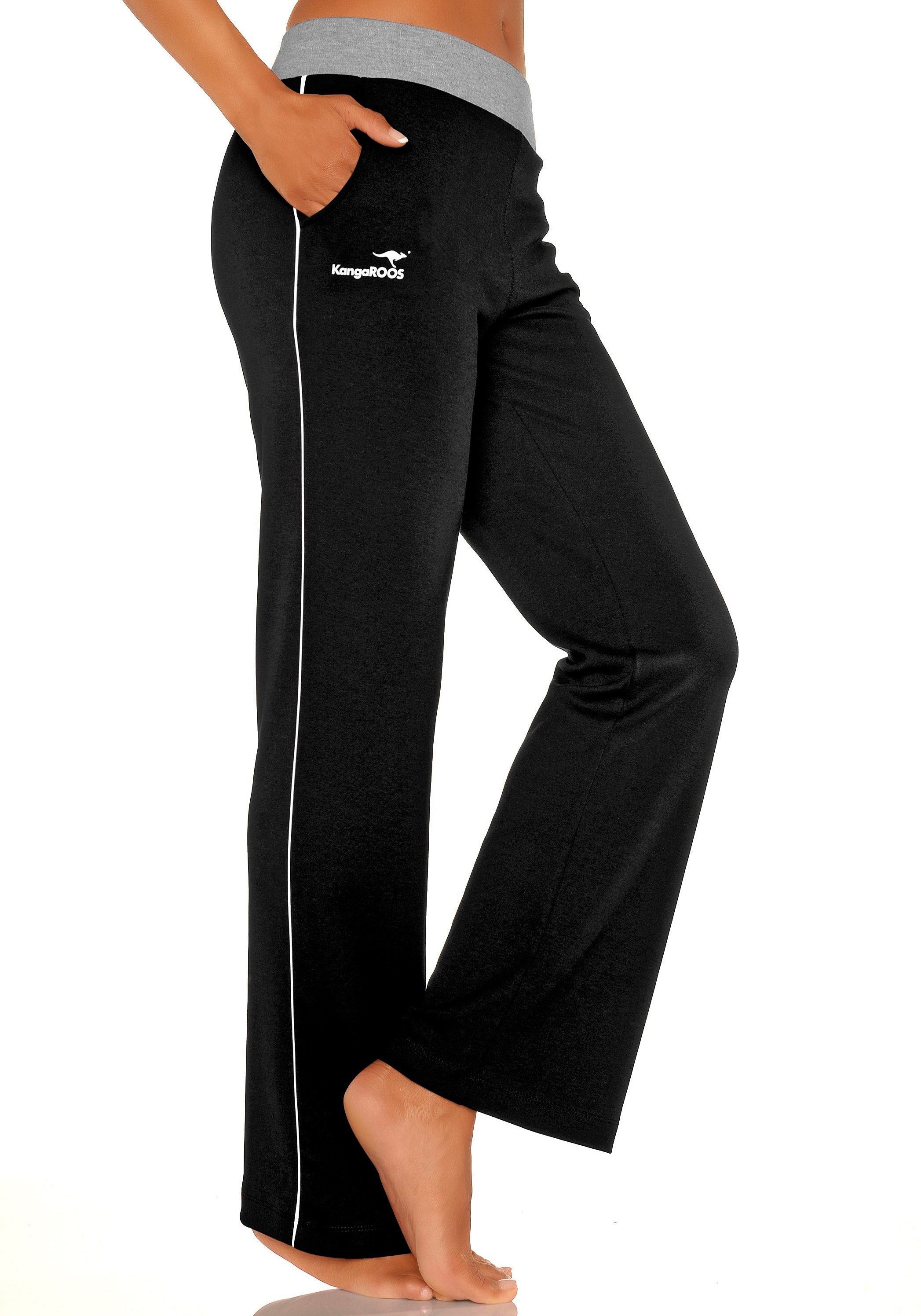 Mit 6 günstig Kaufen-KangaROOS Relaxhose, mit breitem Bund, Loungewear, Loungeanzug. KangaROOS Relaxhose, mit breitem Bund, Loungewear, Loungeanzug <![CDATA[Relaxhose von KangaROOS. Bequeme weite Form und elastischen Bündchen. Aus 60% Baumwolle, 40% Polyester.]]>. 