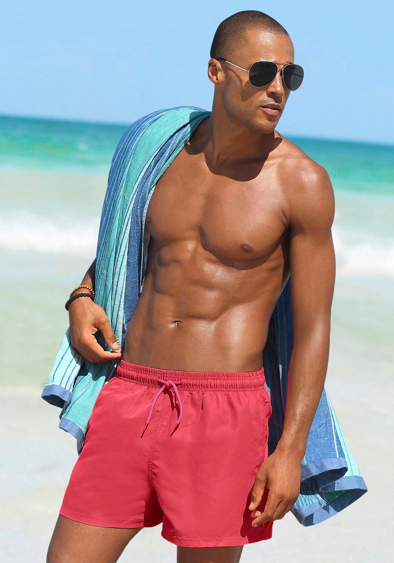 Image of Bench. Badeshorts, in kurzer und langer Form